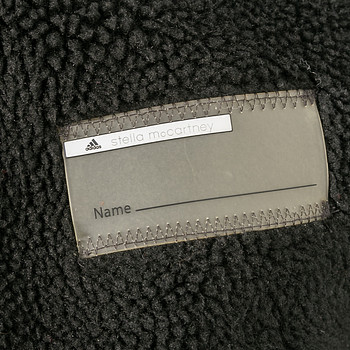 бирка Куртка Adidas х Stella McCartney