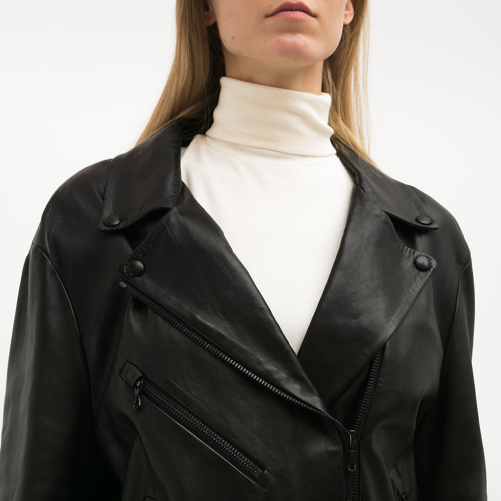 Куртка кожаная черного цвета Acne Studios - фото из каталога магазина брендовой одежды Second Friend Store Куртка кожаная Acne Studios - купить оригинал в секонд-хенде SFS - 3