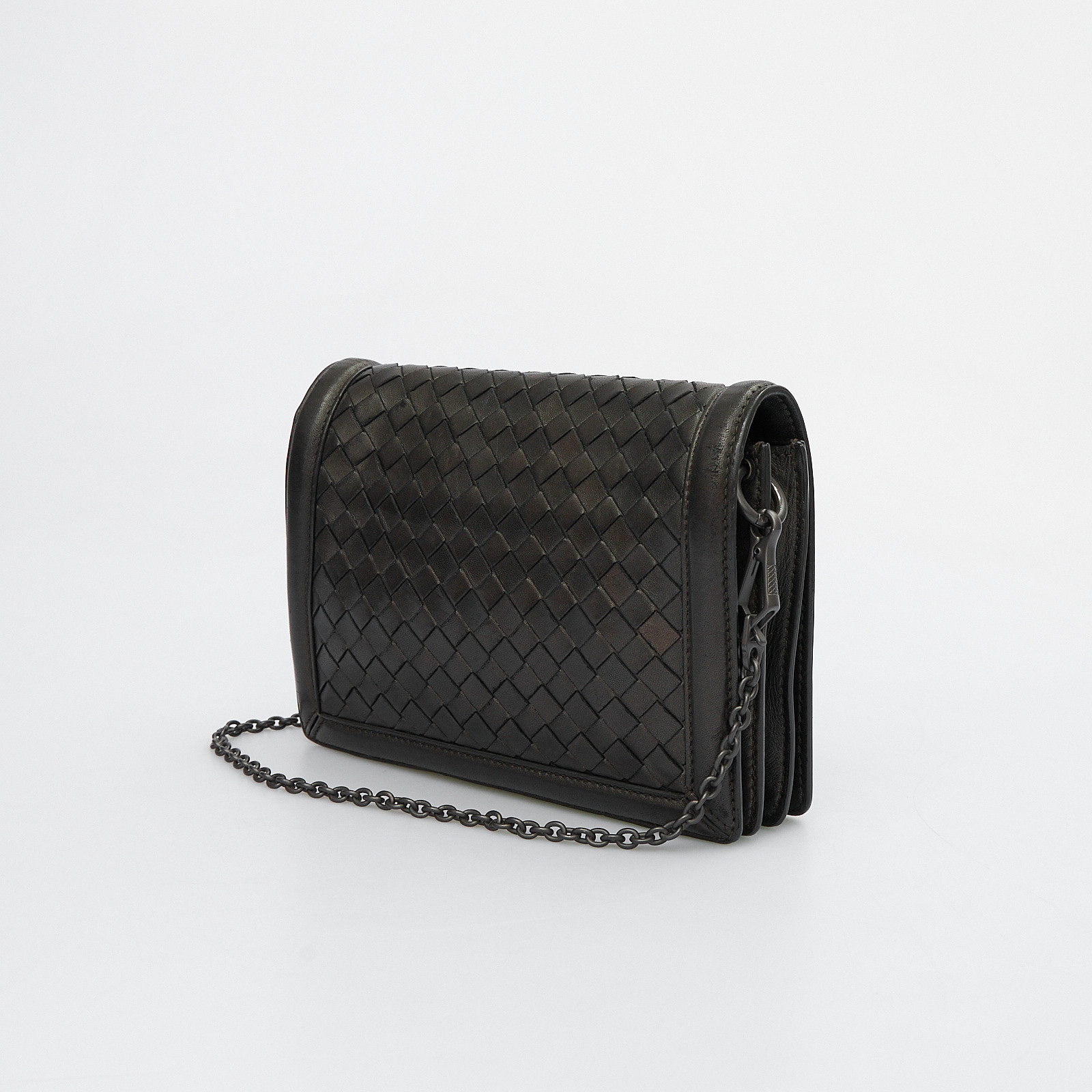 Сумка черного цвета Bottega Veneta - фото из каталога магазина брендовой одежды Second Friend Store Сумка Bottega Veneta - купить оригинал в секонд-хенде SFS - 3