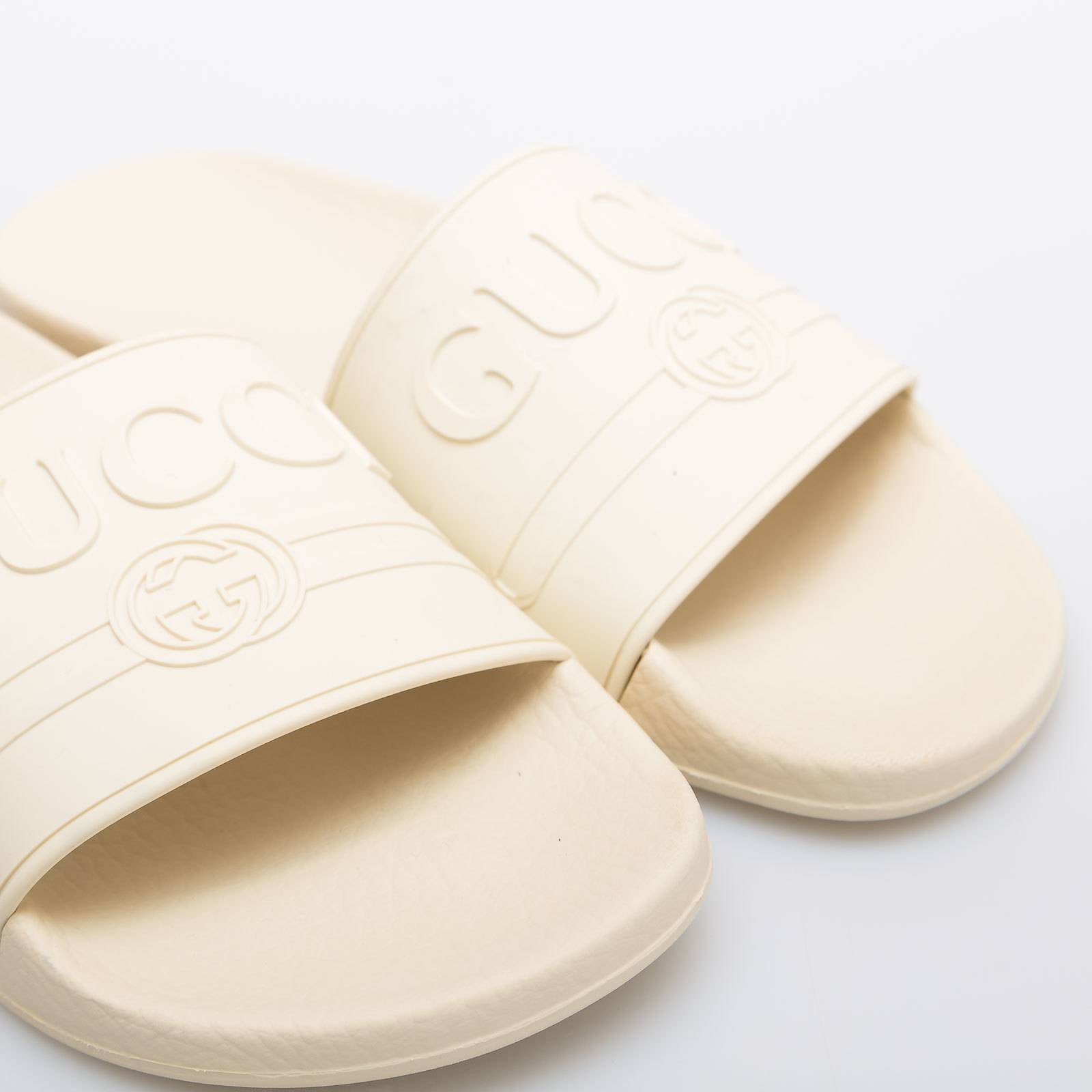 Сандалии белого цвета Gucci - фото из каталога магазина брендовой одежды Second Friend Store Сандалии Gucci - купить оригинал в секонд-хенде SFS - 4