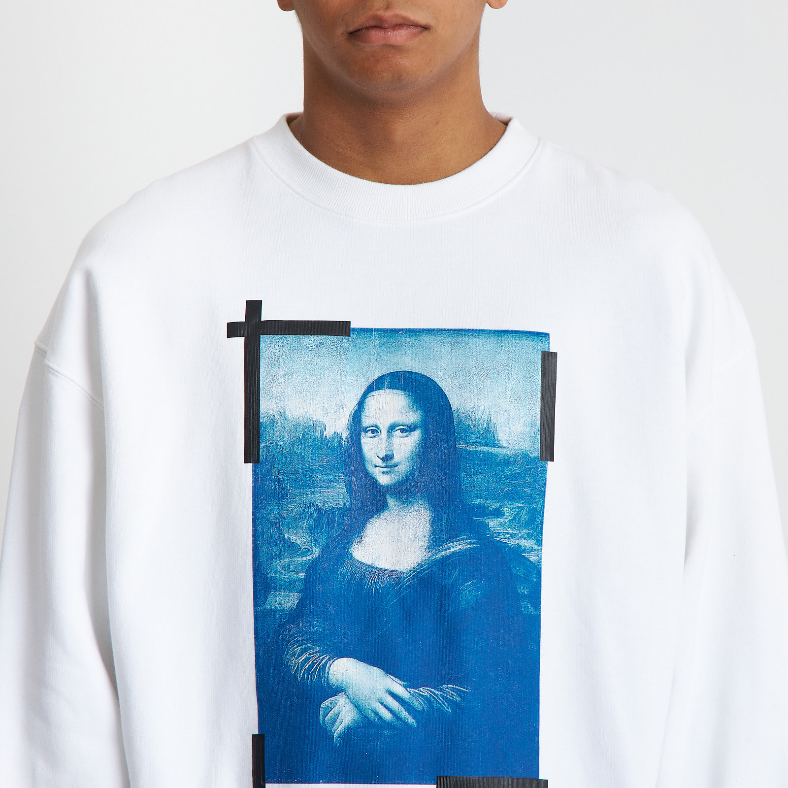 Свитшот белого цвета Off-White - фото из каталога магазина брендовой одежды Second Friend Store Свитшот Off-White - купить оригинал в секонд-хенде SFS - 4