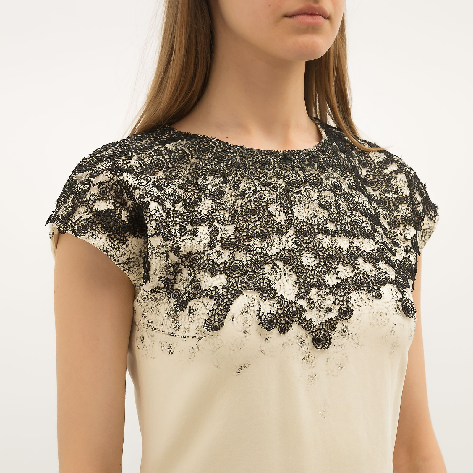 Платье белого цвета Bottega Veneta - фото из каталога магазина брендовой одежды Second Friend Store Платье Bottega Veneta - купить оригинал в секонд-хенде SFS - 3