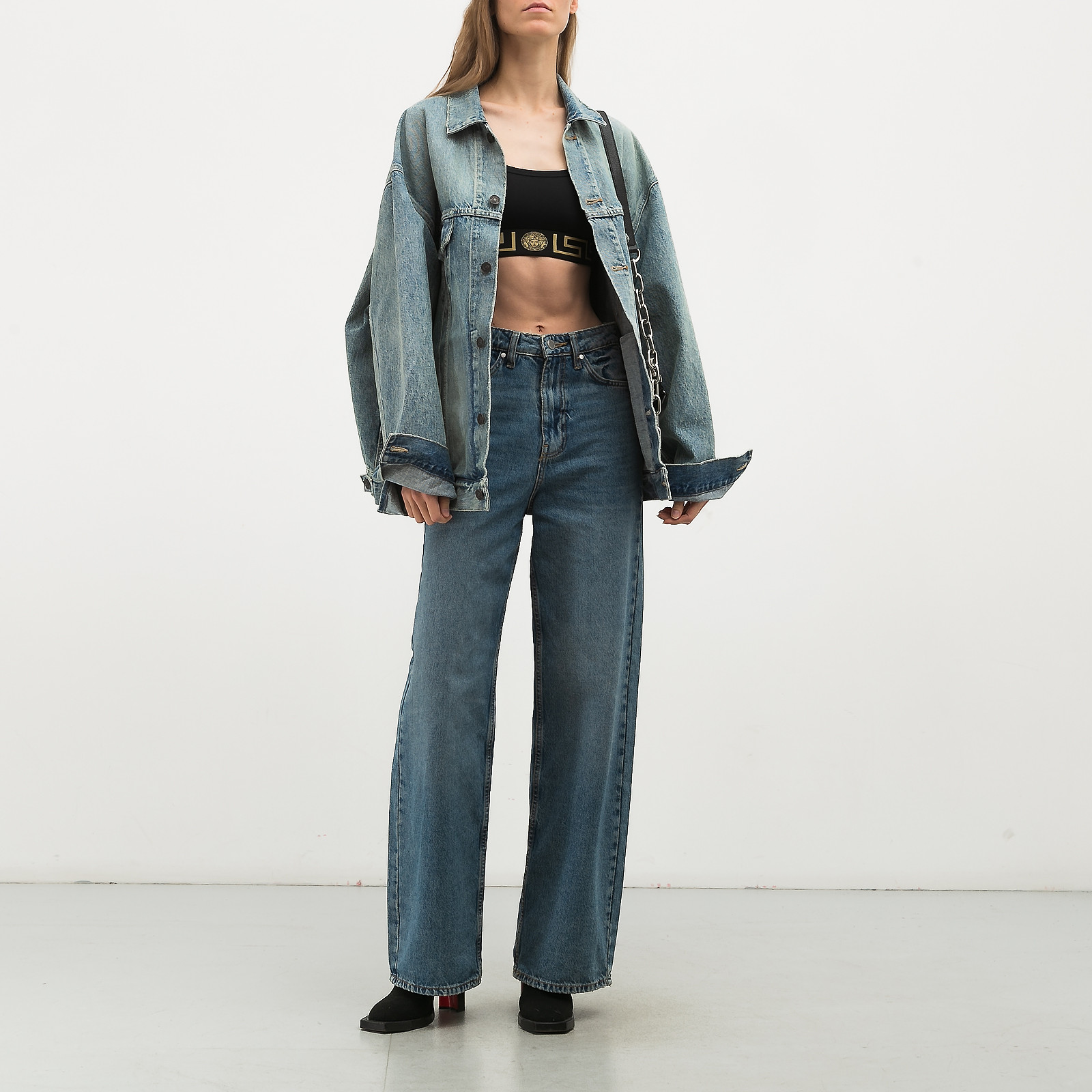 Джинсовая куртка голубого цвета Balenciaga - фото из каталога магазина брендовой одежды Second Friend Store Джинсовая куртка Balenciaga - купить оригинал в секонд-хенде SFS - 3