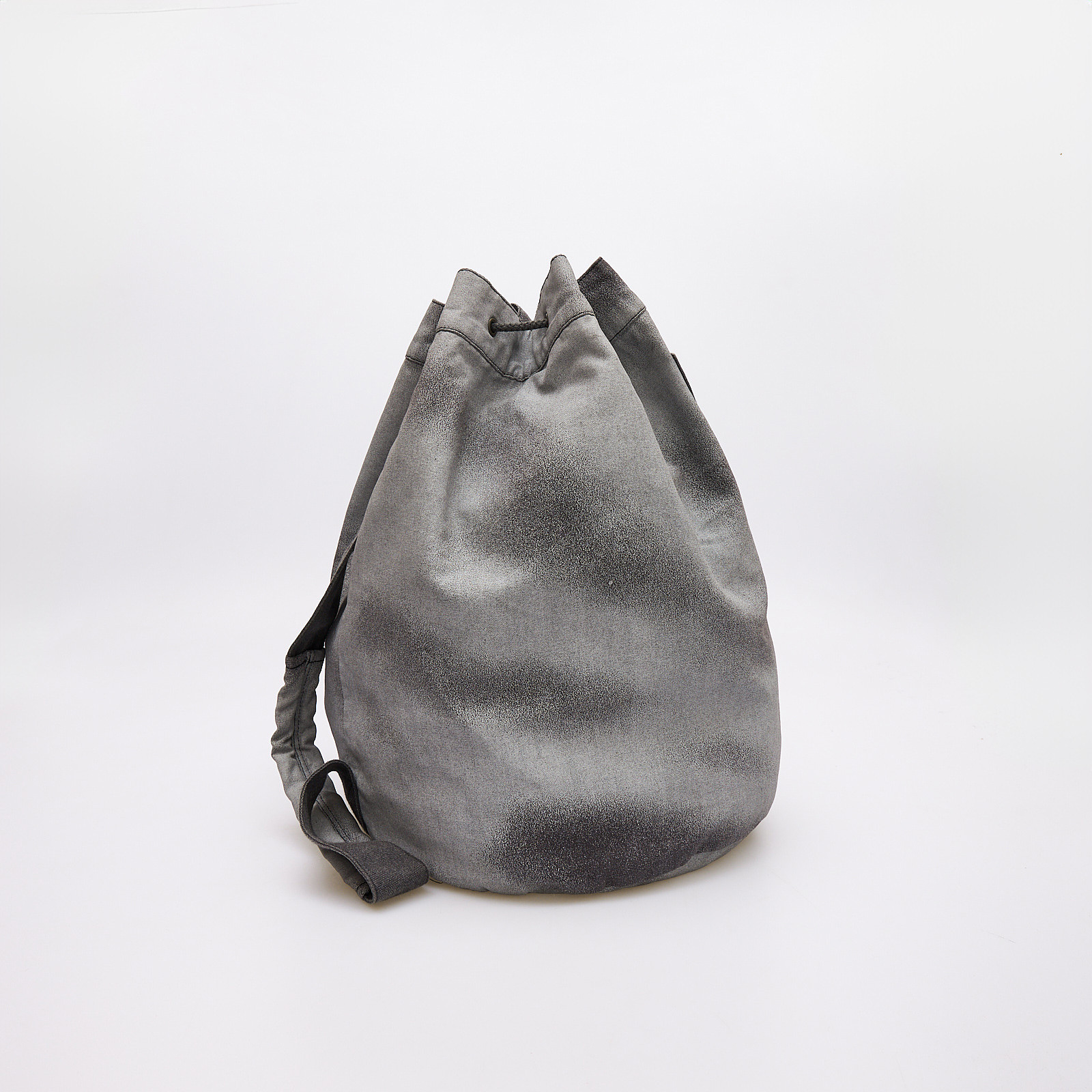 Сумка серого цвета MM6 Maison Margiela - фото из каталога магазина брендовой одежды Second Friend Store Сумка MM6 Maison Margiela - купить оригинал в секонд-хенде SFS - 3