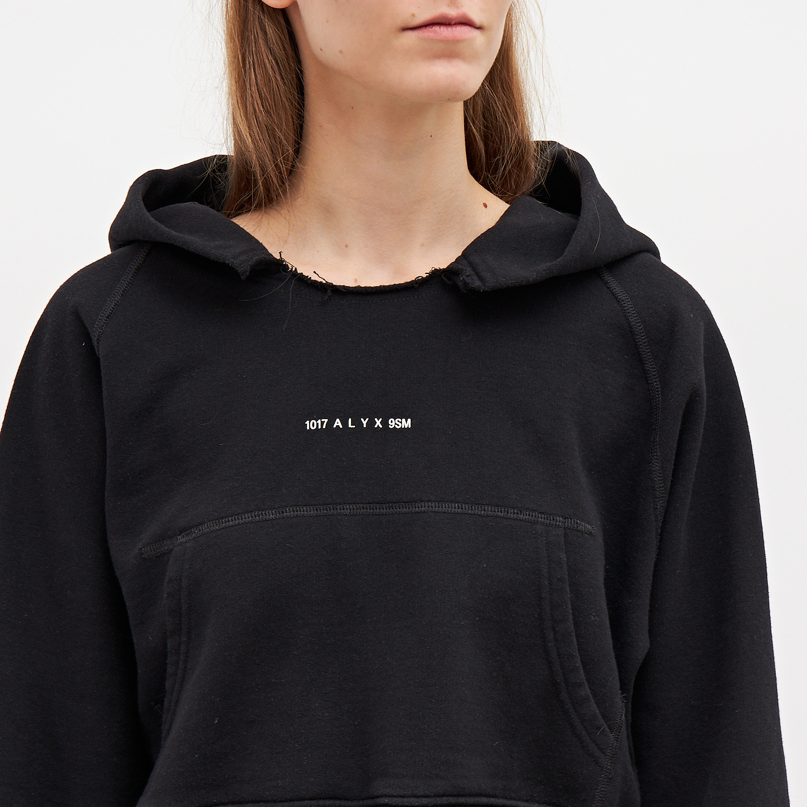 Худи черного цвета 1017 ALYX 9SM - фото из каталога магазина брендовой одежды Second Friend Store Худи 1017 ALYX 9SM - купить оригинал в секонд-хенде SFS - 4