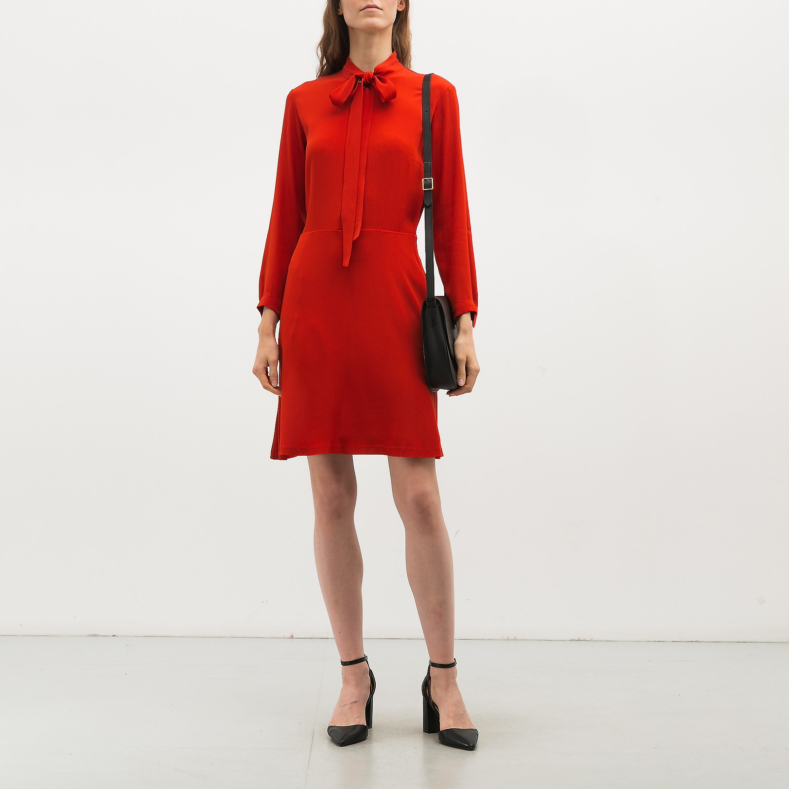 Платье красного цвета Alexander Terekhov - фото из каталога магазина брендовой одежды Second Friend Store Платье Alexander Terekhov - купить оригинал в секонд-хенде SFS - 3