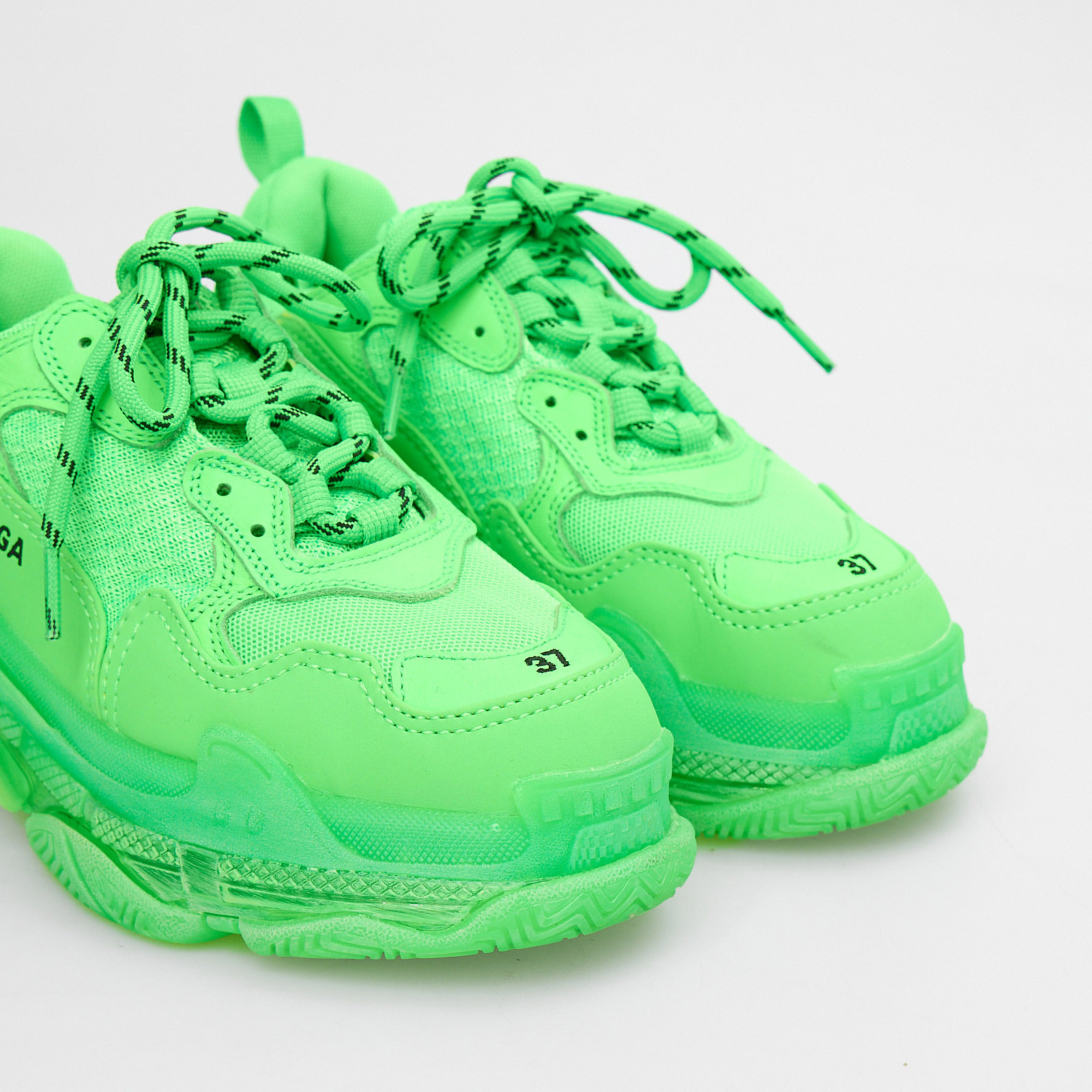 Кроссовки зеленого цвета Balenciaga - фото из каталога магазина брендовой одежды Second Friend Store Кроссовки Balenciaga - купить оригинал в секонд-хенде SFS - 4
