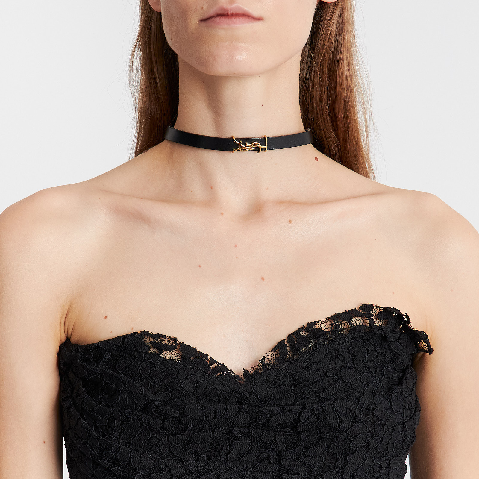 Чокер  черного цвета Saint Laurent - фото из каталога магазина брендовой одежды Second Friend Store Чокер Saint Laurent - купить оригинал в секонд-хенде SFS - 2