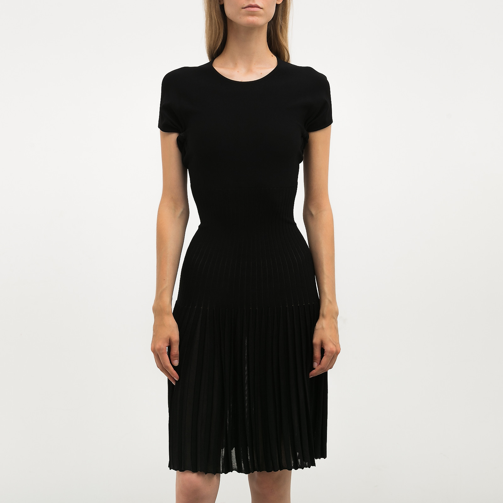 Платье черного цвета Alaia - фото из каталога магазина брендовой одежды Second Friend Store Платье Alaia - купить оригинал в секонд-хенде SFS - 1