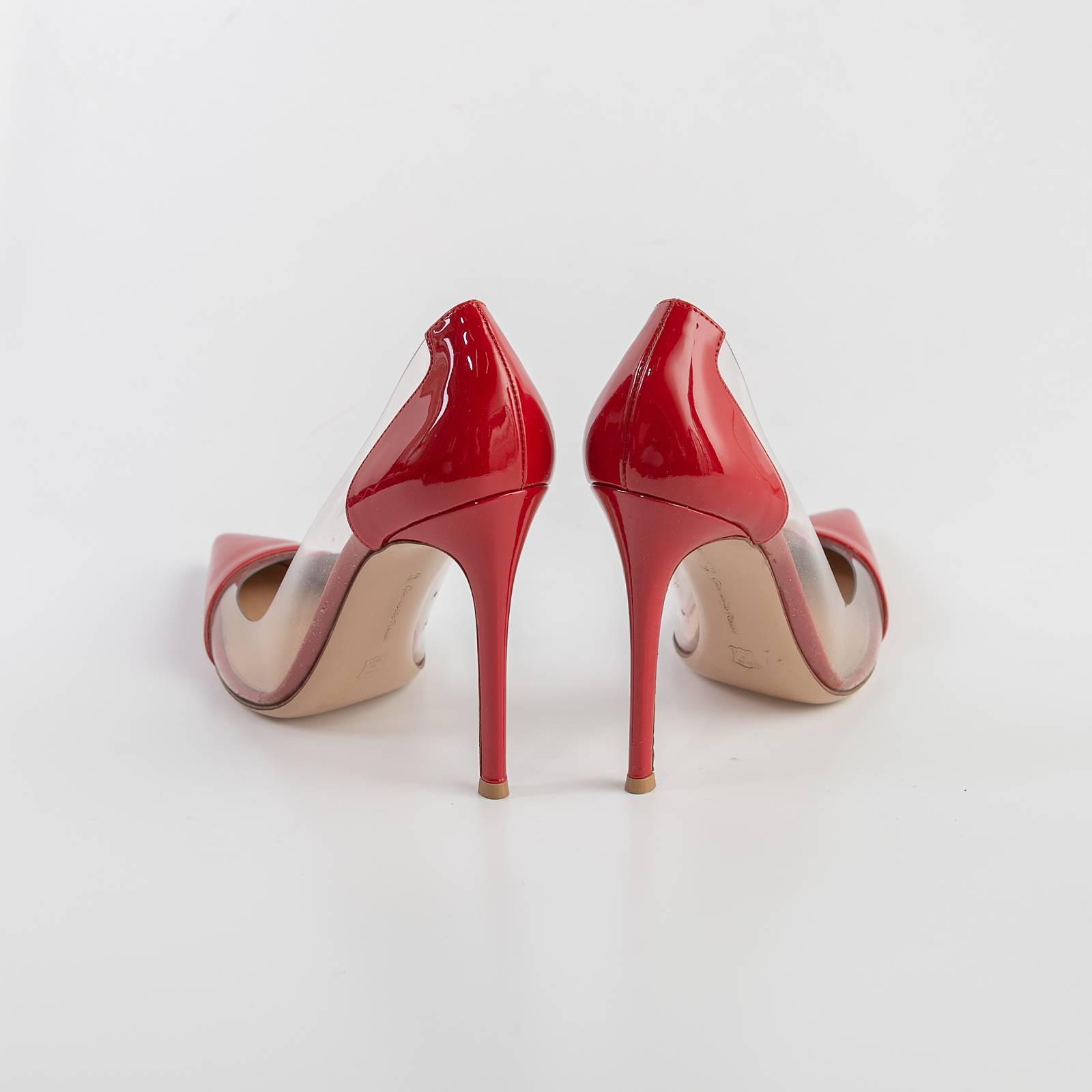 Туфли красного цвета Gianvito Rossi - фото из каталога магазина брендовой одежды Second Friend Store Туфли Gianvito Rossi - купить оригинал в секонд-хенде SFS - 3