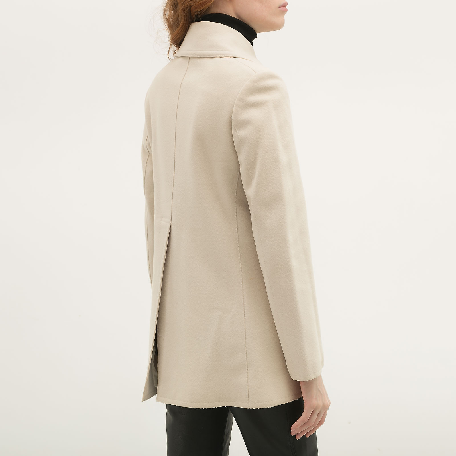 Пальто серого цвета Gucci - фото из каталога магазина брендовой одежды Second Friend Store Пальто Gucci - купить оригинал в секонд-хенде SFS - 2