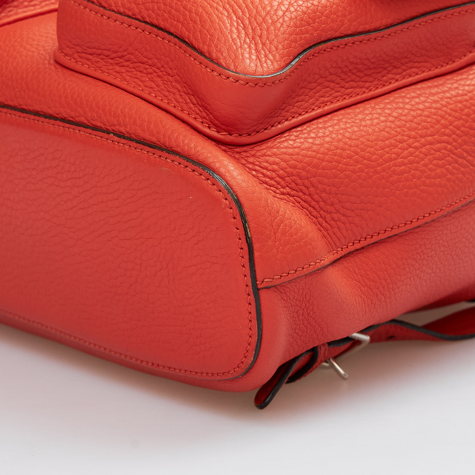 Рюкзак оранжевого цвета Gucci - фото из каталога магазина брендовой одежды Second Friend Store Рюкзак Gucci - купить оригинал в секонд-хенде SFS - 7