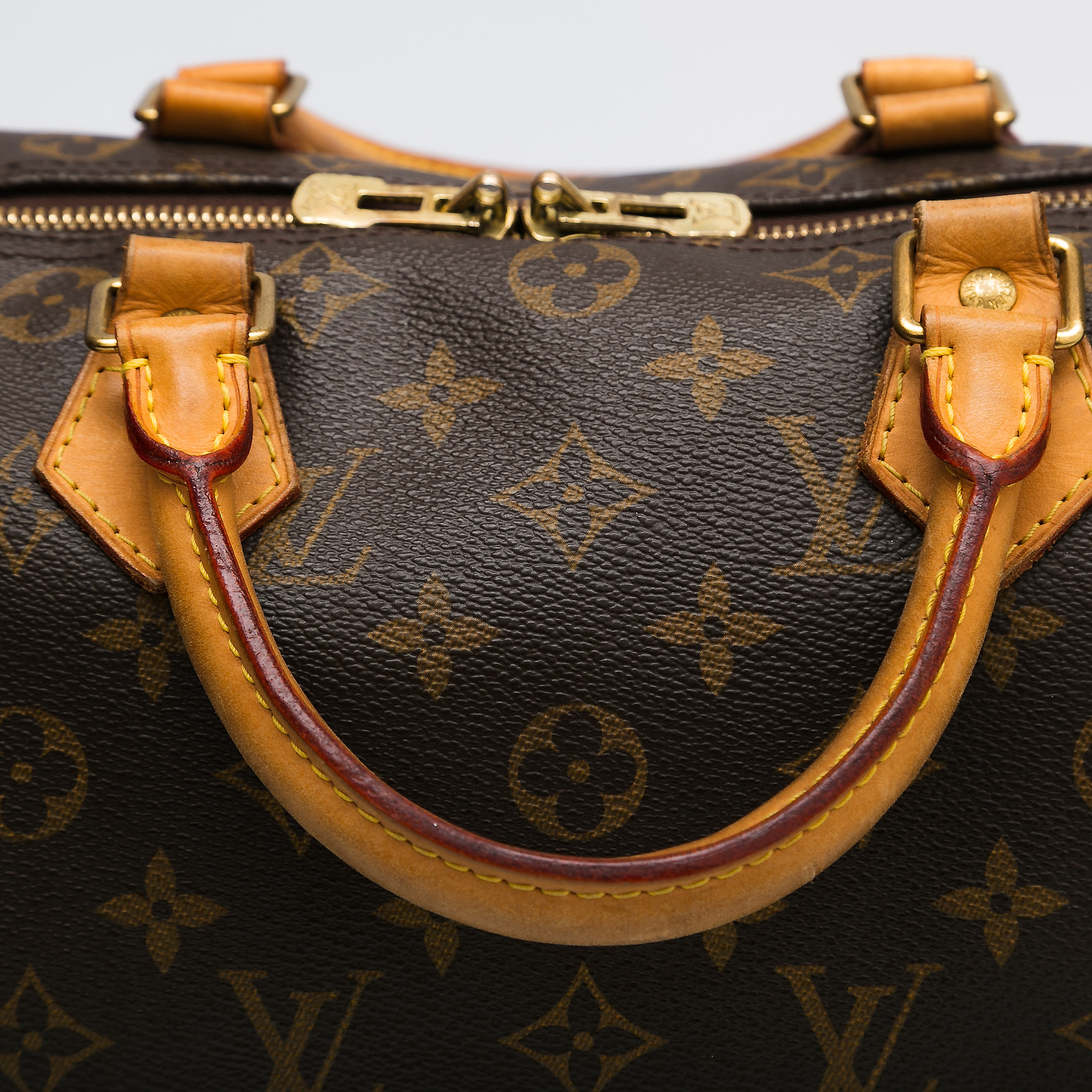 Сумка Louis Vuitton - купить оригинал в секонд-хенде SFS