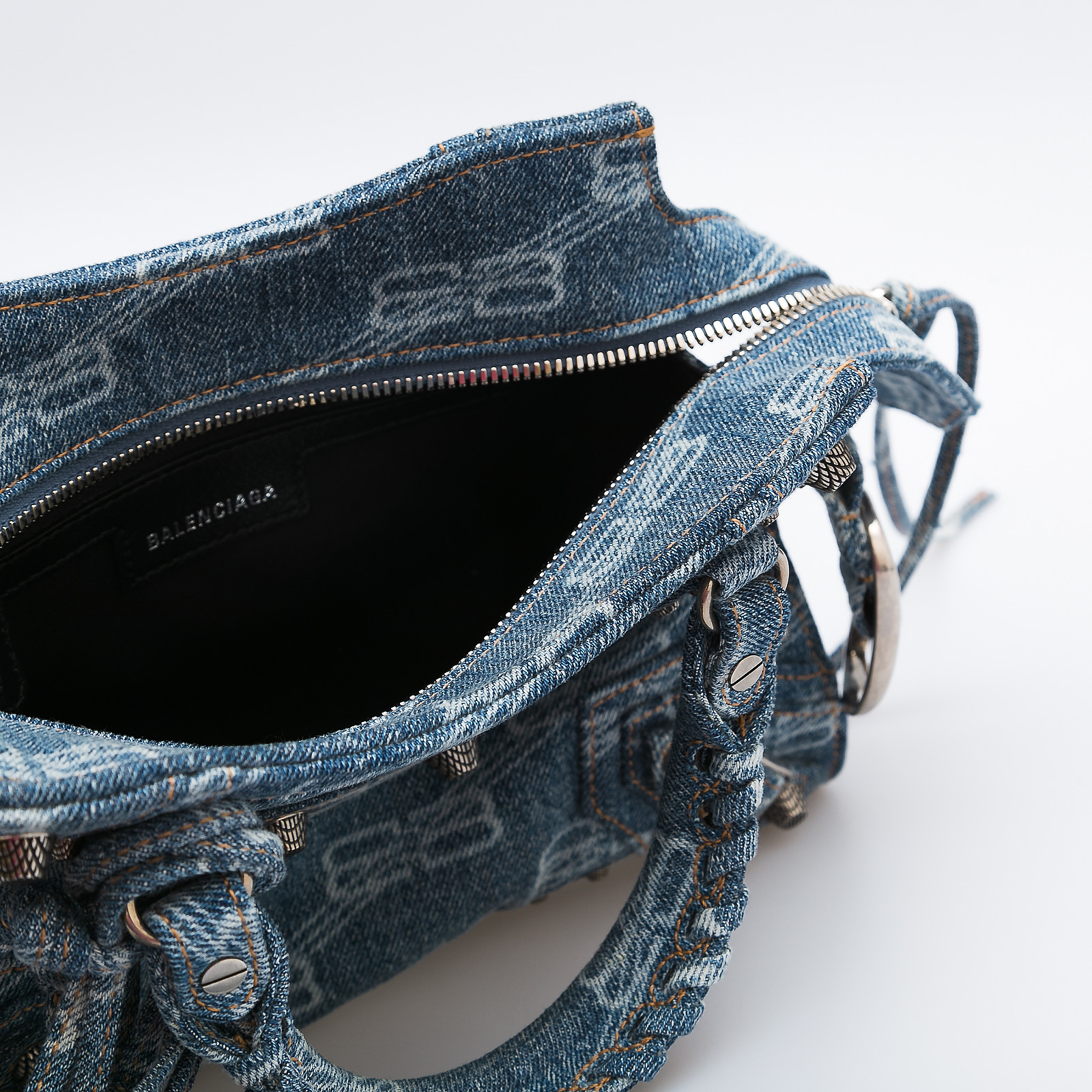 Сумка Balenciaga - купить оригинал в секонд-хенде SFS - 4