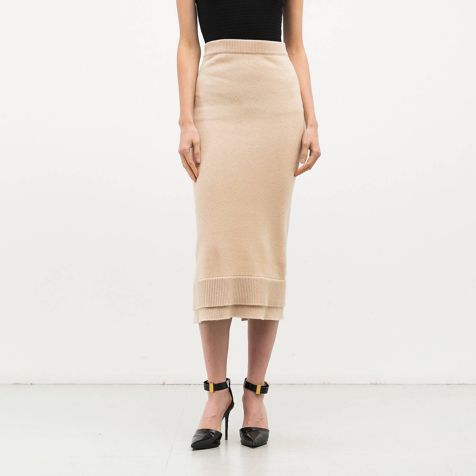 Юбка  бежевого цвета Victoria Beckham - фото из каталога магазина брендовой одежды Second Friend Store Юбка Victoria Beckham - купить оригинал в секонд-хенде SFS - 1