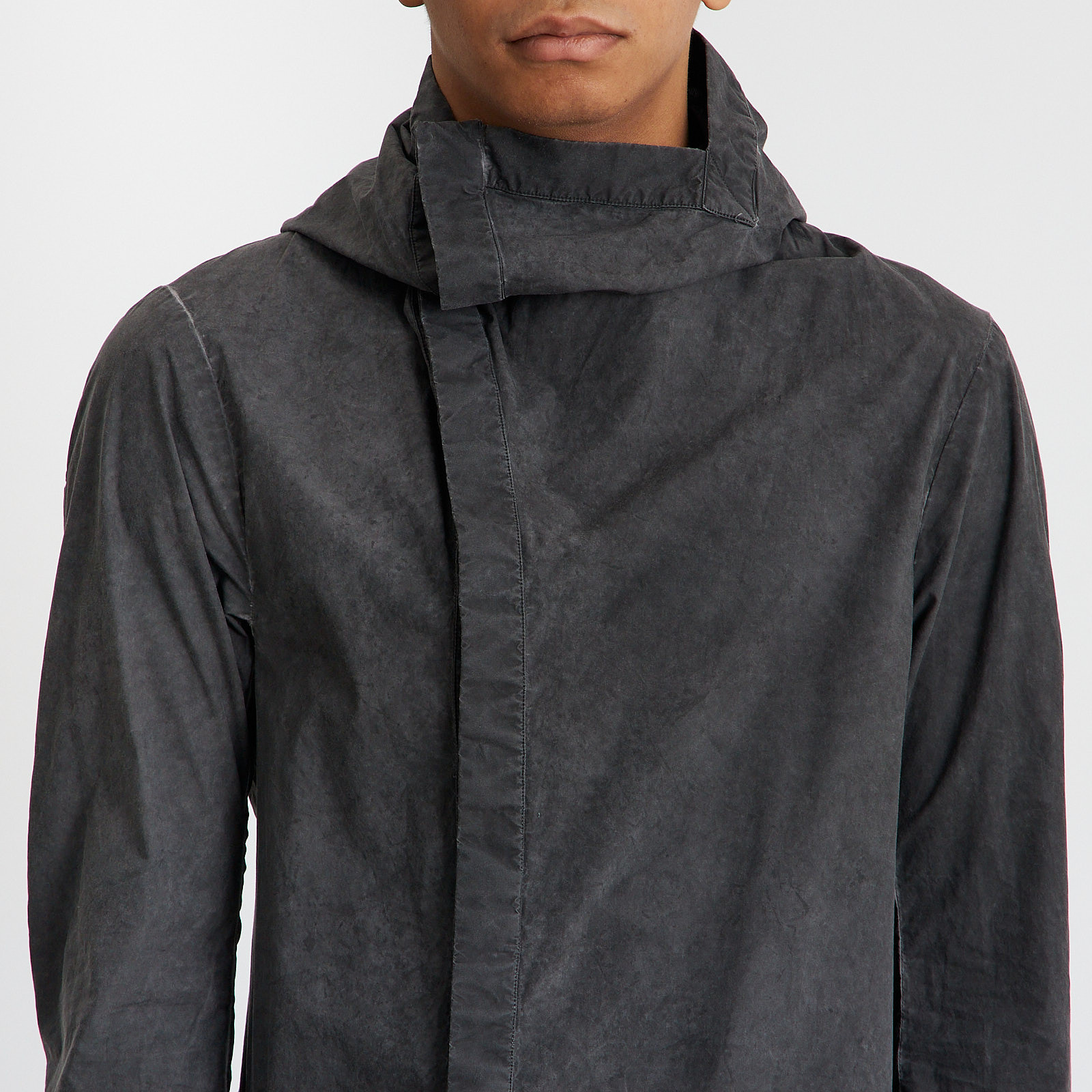 Плащ серого цвета Boris Bidjan Saberi - фото из каталога магазина брендовой одежды Second Friend Store Плащ Boris Bidjan Saberi - купить оригинал в секонд-хенде SFS - 4