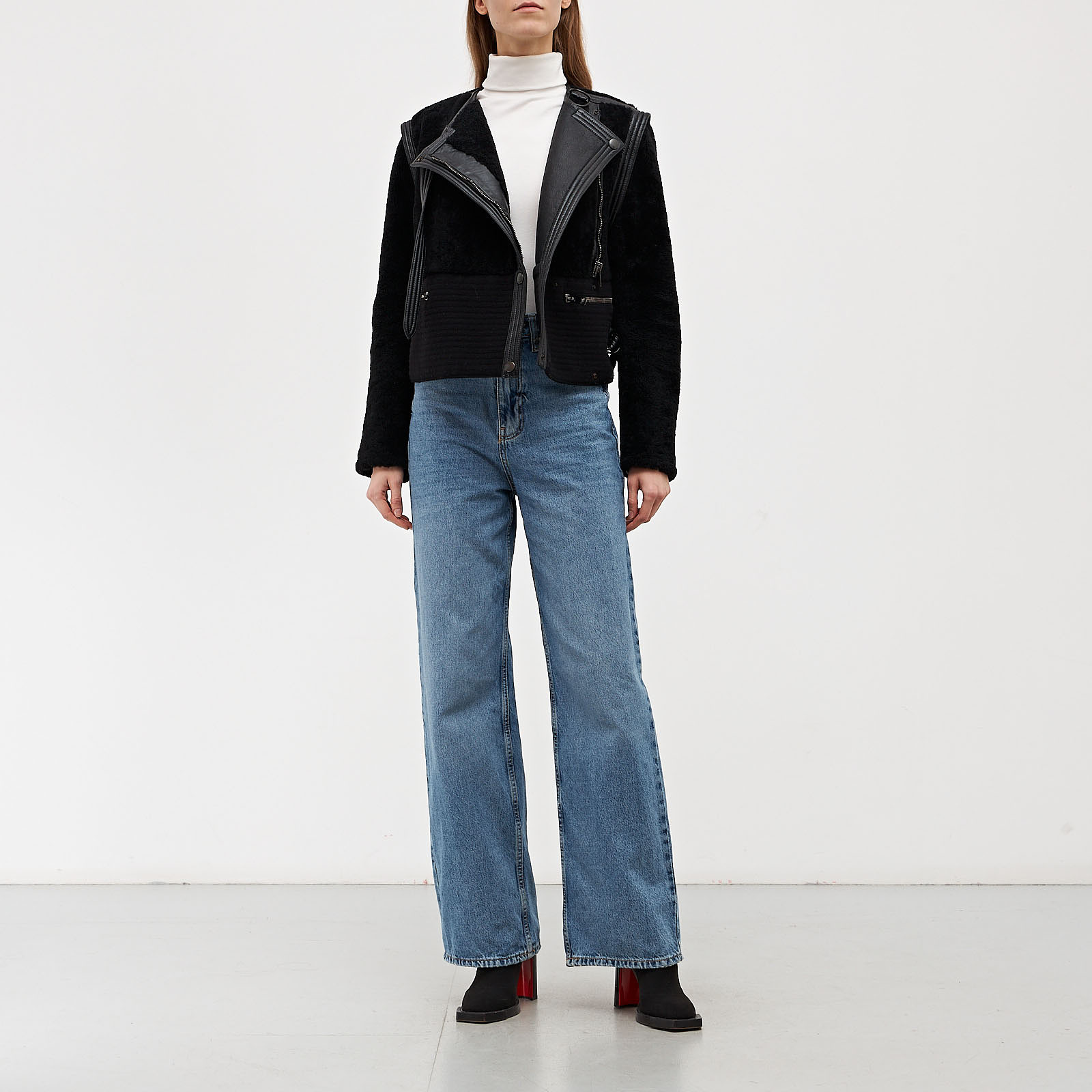 Дубленка черного цвета Chloe - фото из каталога магазина брендовой одежды Second Friend Store Дубленка Chloe - купить оригинал в секонд-хенде SFS - 2