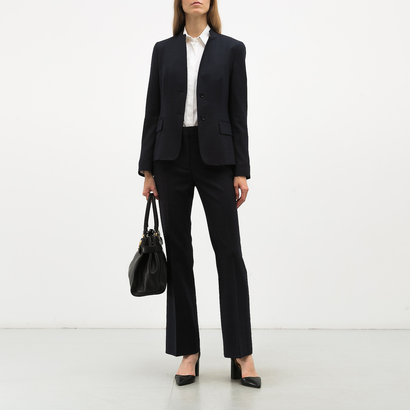 Костюм синего цвета Max Mara - фото из каталога магазина брендовой одежды Second Friend Store Костюм Max Mara - купить оригинал в секонд-хенде SFS - 1