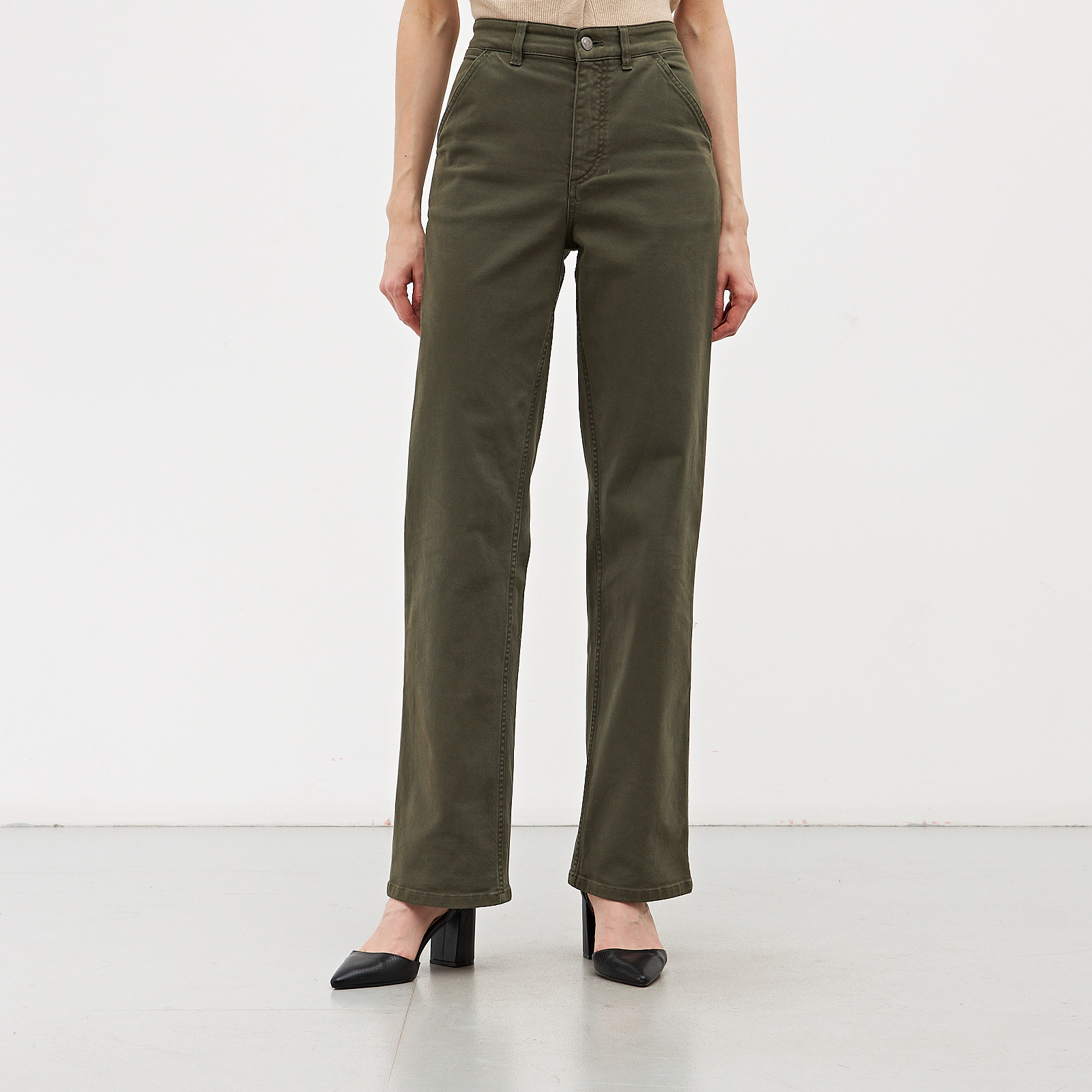 Джинсы зеленого цвета Loro Piana - фото из каталога магазина брендовой одежды Second Friend Store Джинсы Loro Piana - купить оригинал в секонд-хенде SFS - 1