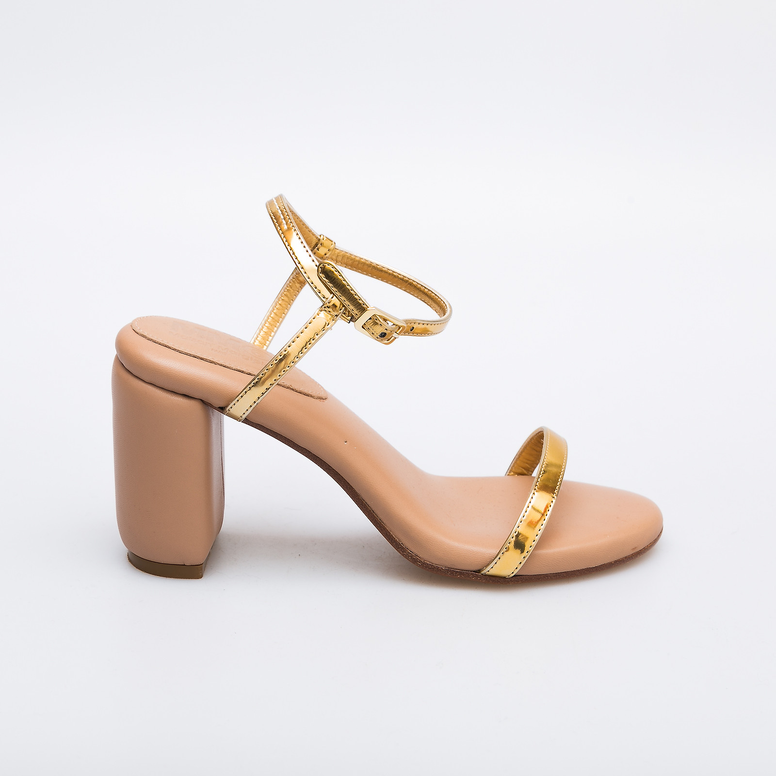 Босоножки золотого цвета MM6 Maison Margiela - фото из каталога магазина брендовой одежды Second Friend Store Босоножки MM6 Maison Margiela - купить оригинал в секонд-хенде SFS - 1