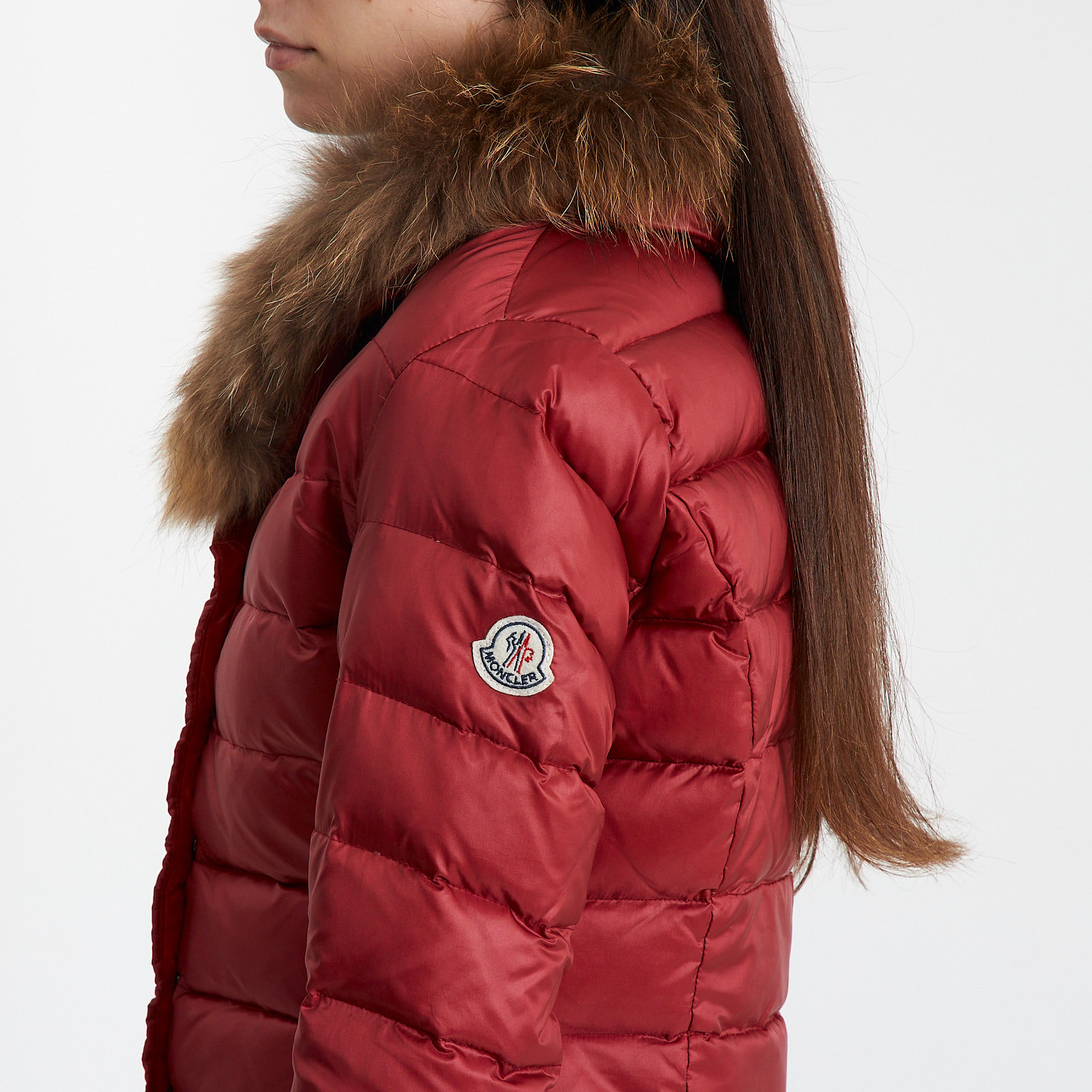Пуховик красного цвета Moncler - фото из каталога магазина брендовой одежды Second Friend Store Пуховик Moncler - купить оригинал в секонд-хенде SFS - 6