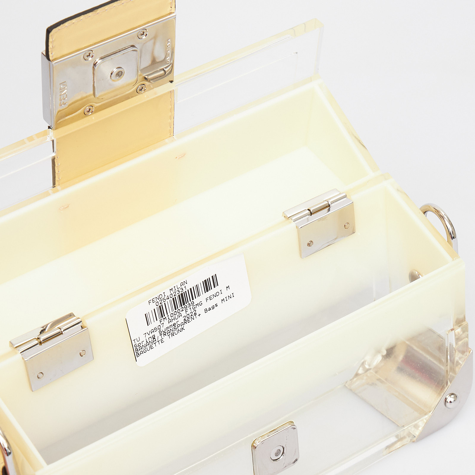 Сумка желтого цвета Fendi - фото из каталога магазина брендовой одежды Second Friend Store Сумка Fendi - купить оригинал в секонд-хенде SFS - 8