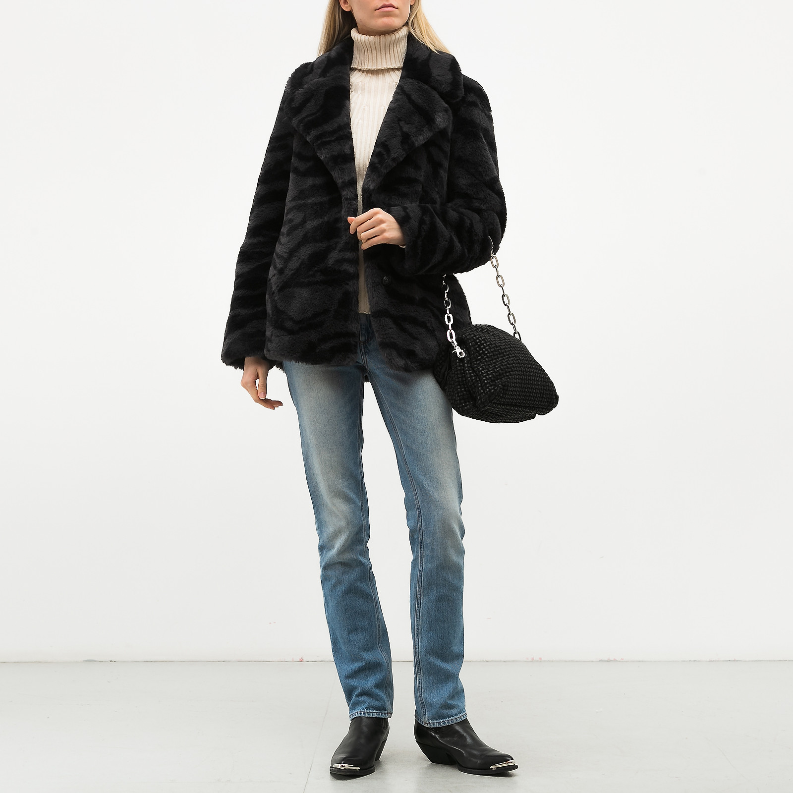 Шуба серого цвета Zadig & Voltaire - фото из каталога магазина брендовой одежды Second Friend Store Шуба Zadig & Voltaire - купить оригинал в секонд-хенде SFS - 2