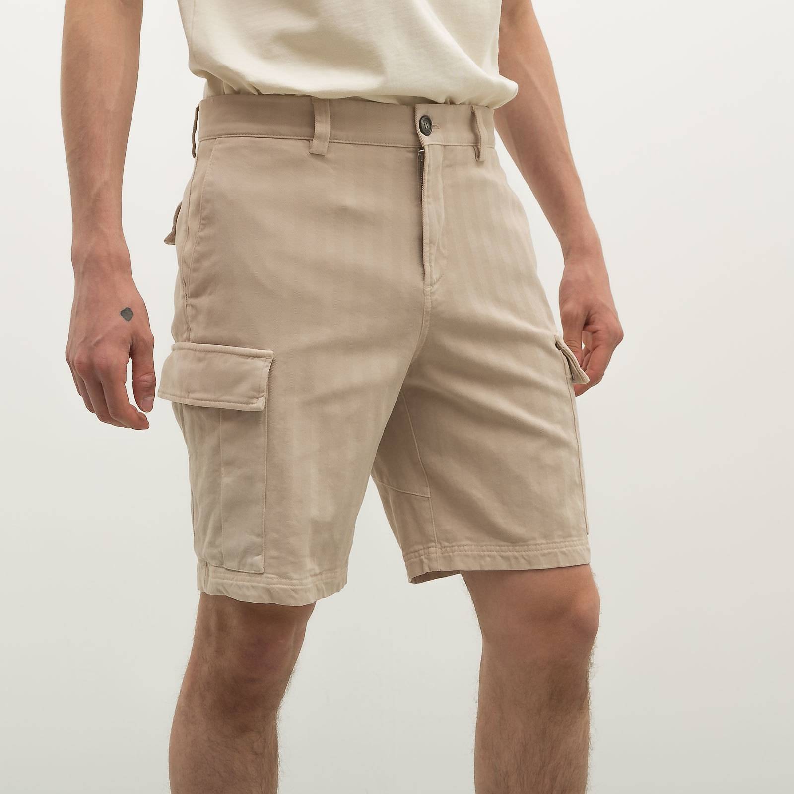 Шорты бежевого цвета Brunello Cucinelli - фото из каталога магазина брендовой одежды Second Friend Store Шорты Brunello Cucinelli - купить оригинал в секонд-хенде SFS - 3