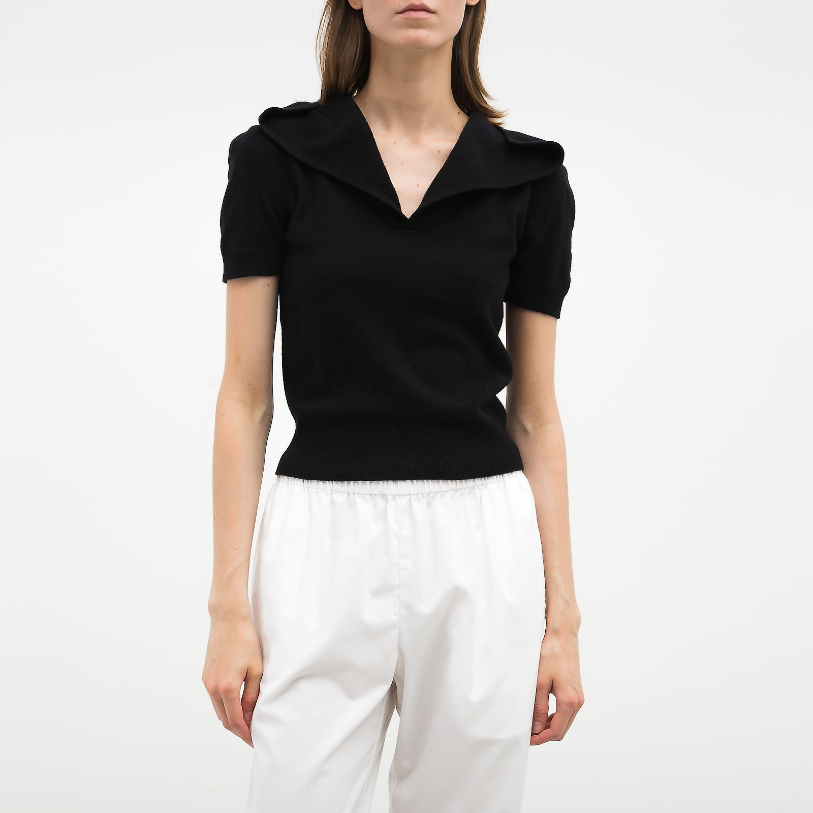 Джемпер черного цвета Celine - фото из каталога магазина брендовой одежды Second Friend Store Джемпер Celine - купить оригинал в секонд-хенде SFS - 1