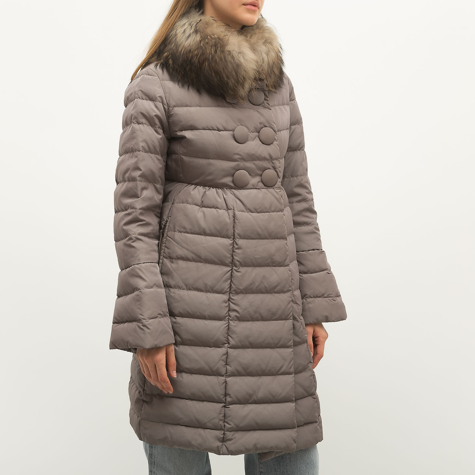 Пуховик серого цвета Moncler - фото из каталога магазина брендовой одежды Second Friend Store Пуховик Moncler - купить оригинал в секонд-хенде SFS - 2