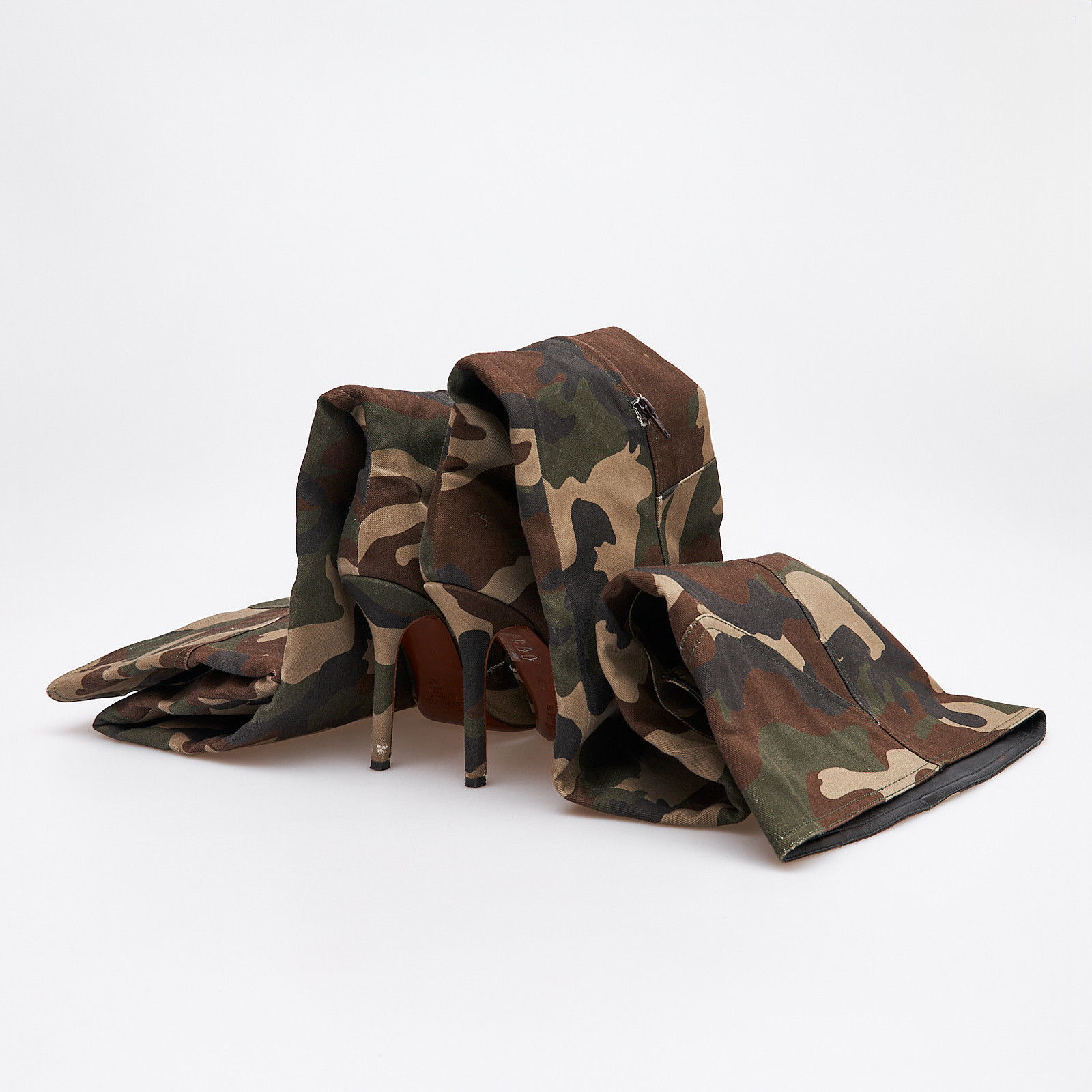 Ботфорты зеленого цвета Vetements - фото из каталога магазина брендовой одежды Second Friend Store Ботфорты Vetements - купить оригинал в секонд-хенде SFS - 3