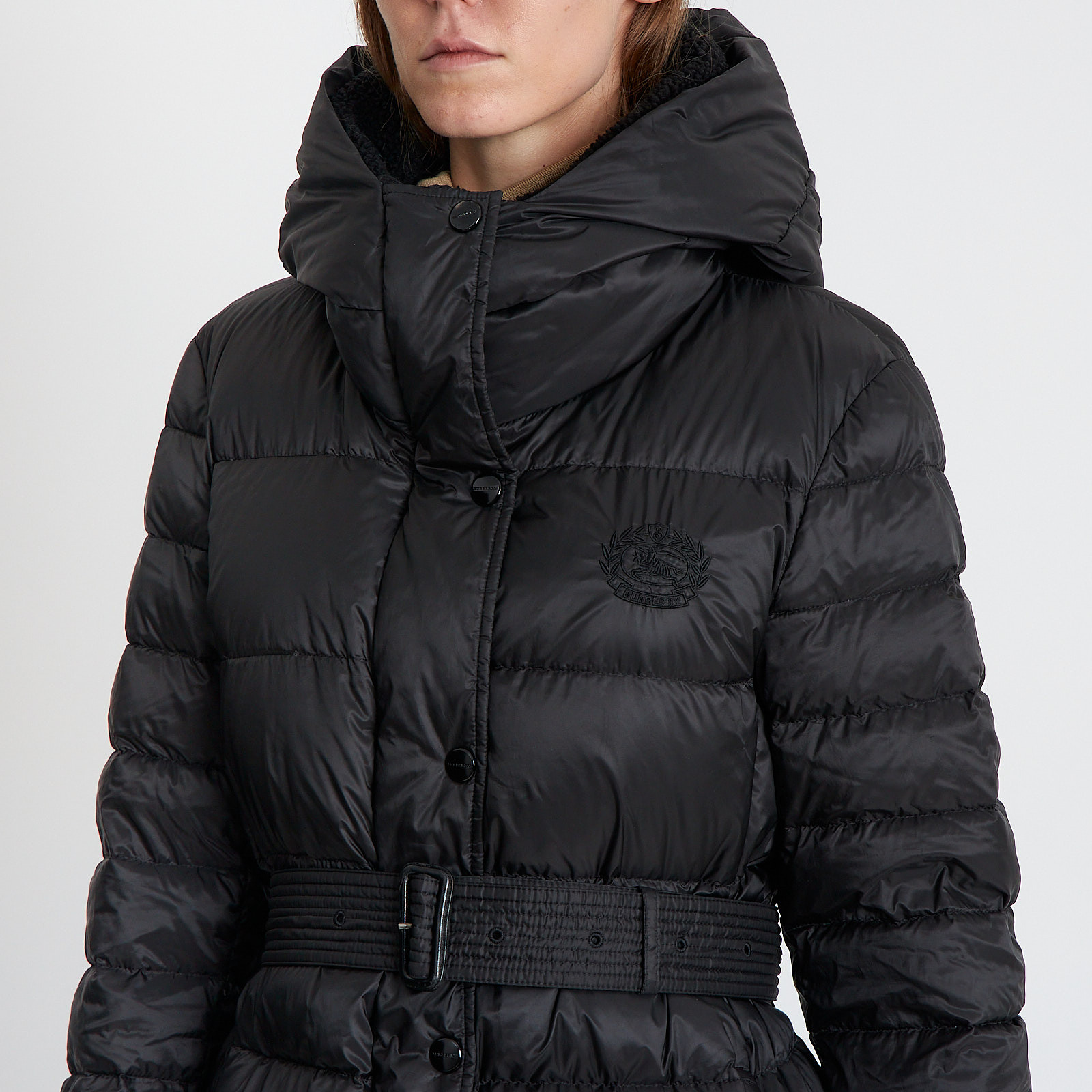 Пуховик черного цвета Burberry - фото из каталога магазина брендовой одежды Second Friend Store Пуховик Burberry - купить оригинал в секонд-хенде SFS - 4