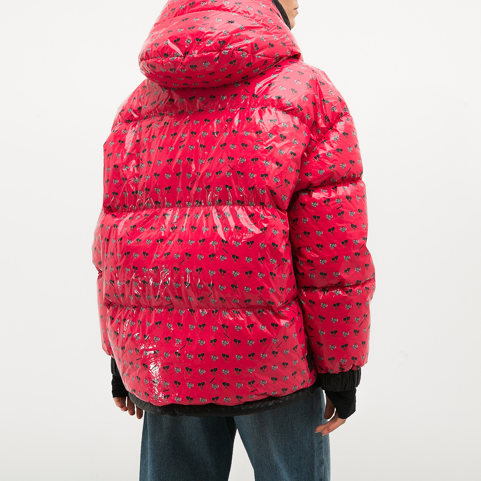 Пуховик розового цвета Moncler - фото из каталога магазина брендовой одежды Second Friend Store Пуховик Moncler - купить оригинал в секонд-хенде SFS - 2