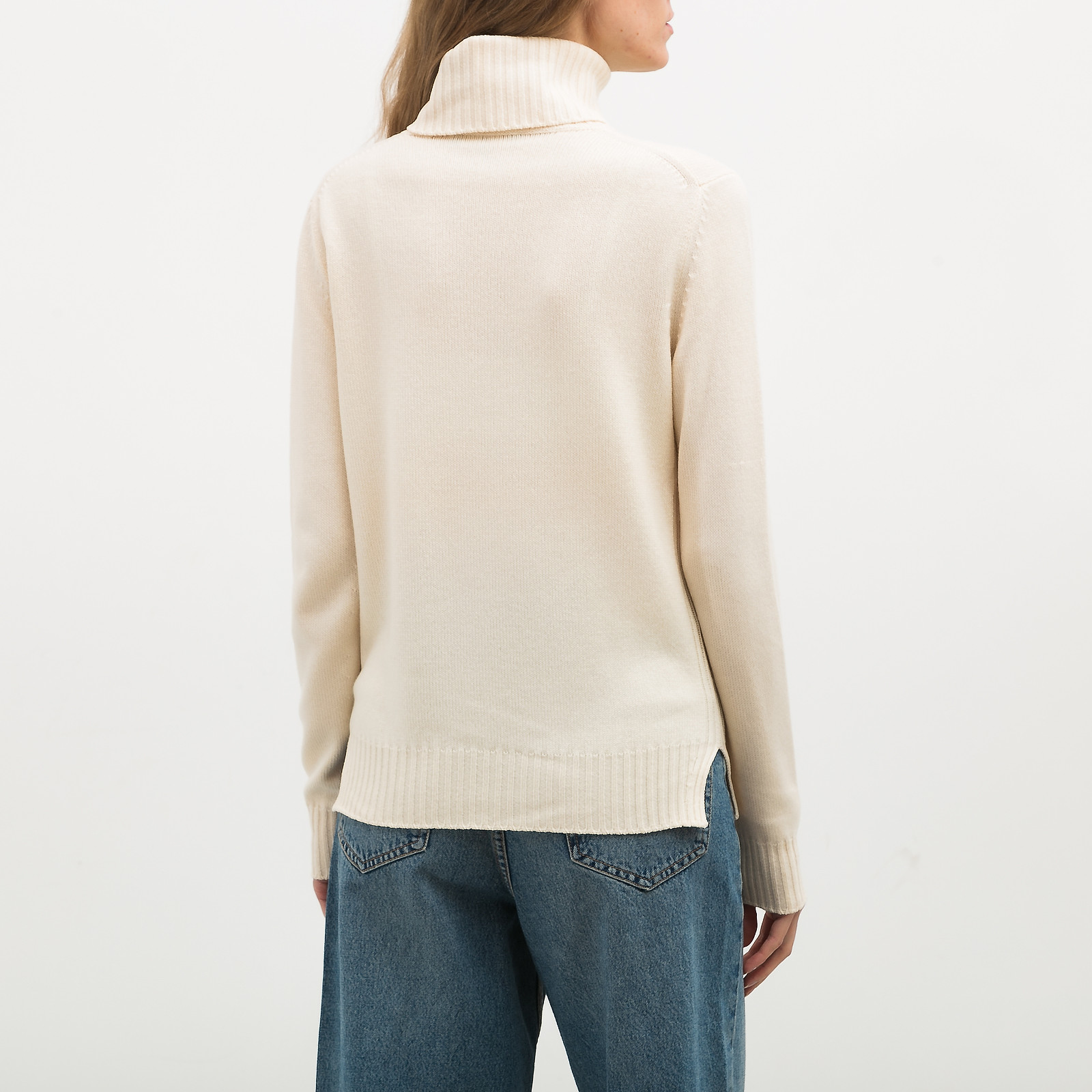 Водолазка белого цвета Loro Piana - фото из каталога магазина брендовой одежды Second Friend Store Водолазка Loro Piana - купить оригинал в секонд-хенде SFS - 2