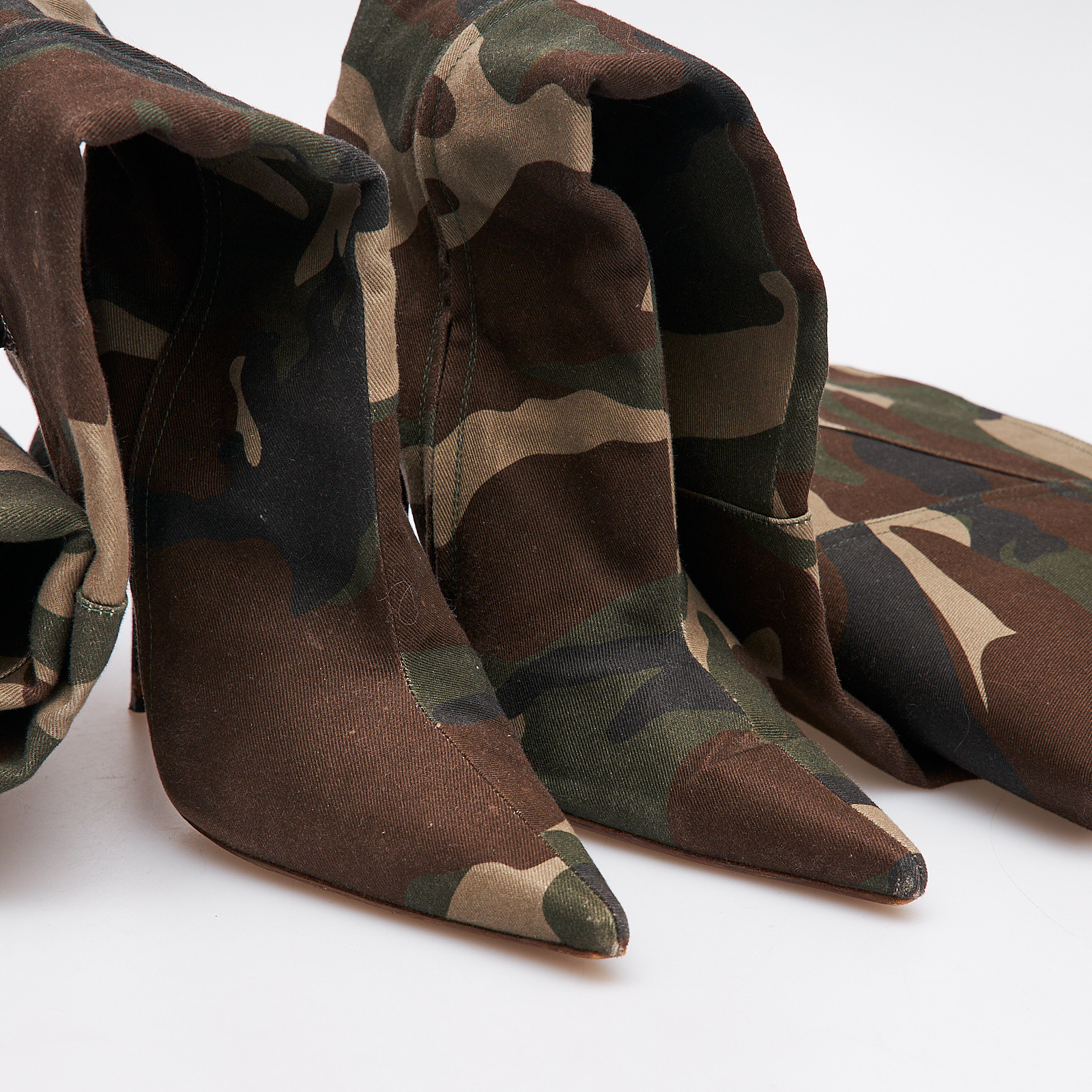 Ботфорты зеленого цвета Vetements - фото из каталога магазина брендовой одежды Second Friend Store Ботфорты Vetements - купить оригинал в секонд-хенде SFS - 4