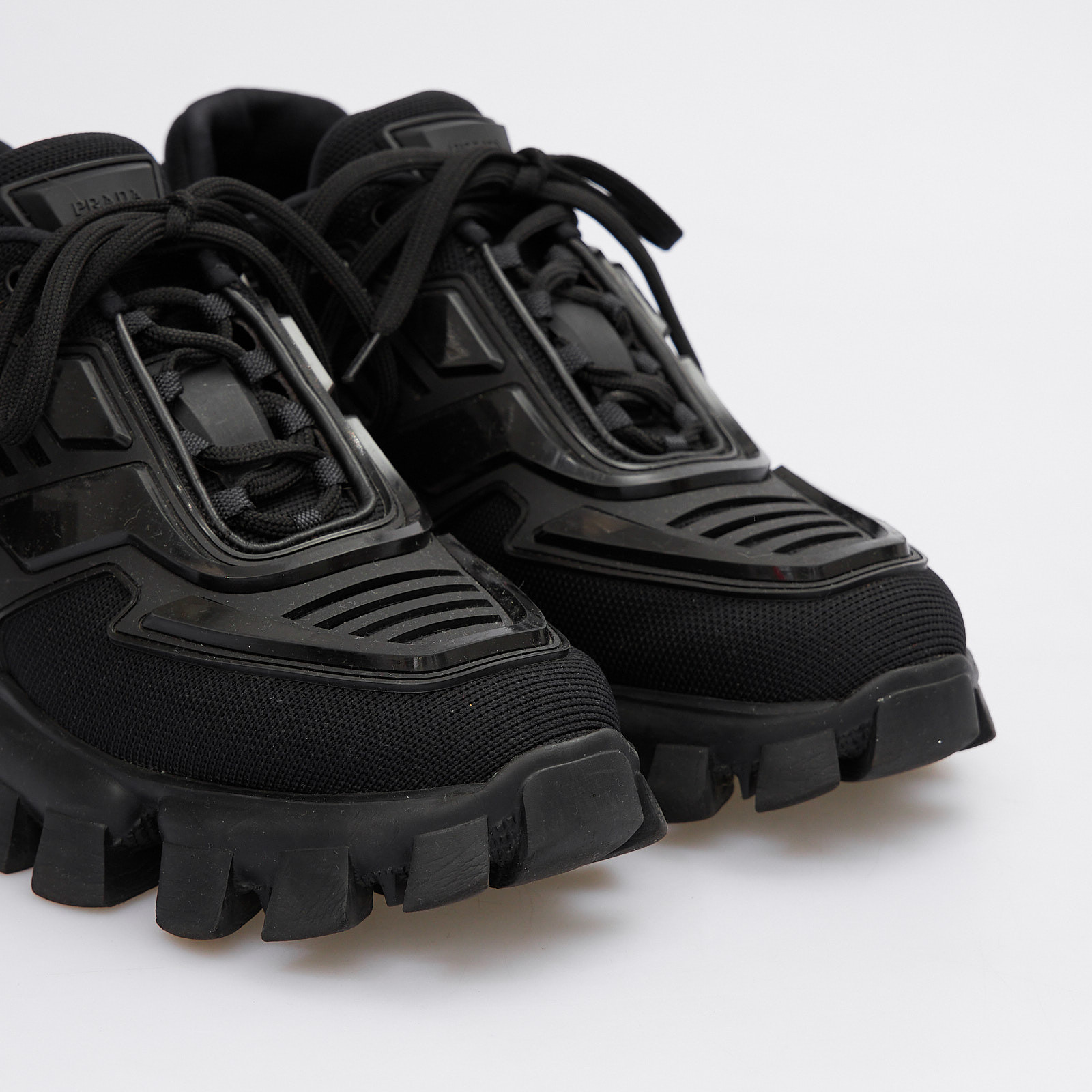 Кроссовки черного цвета Prada - фото из каталога магазина брендовой одежды Second Friend Store Кроссовки Prada - купить оригинал в секонд-хенде SFS - 4