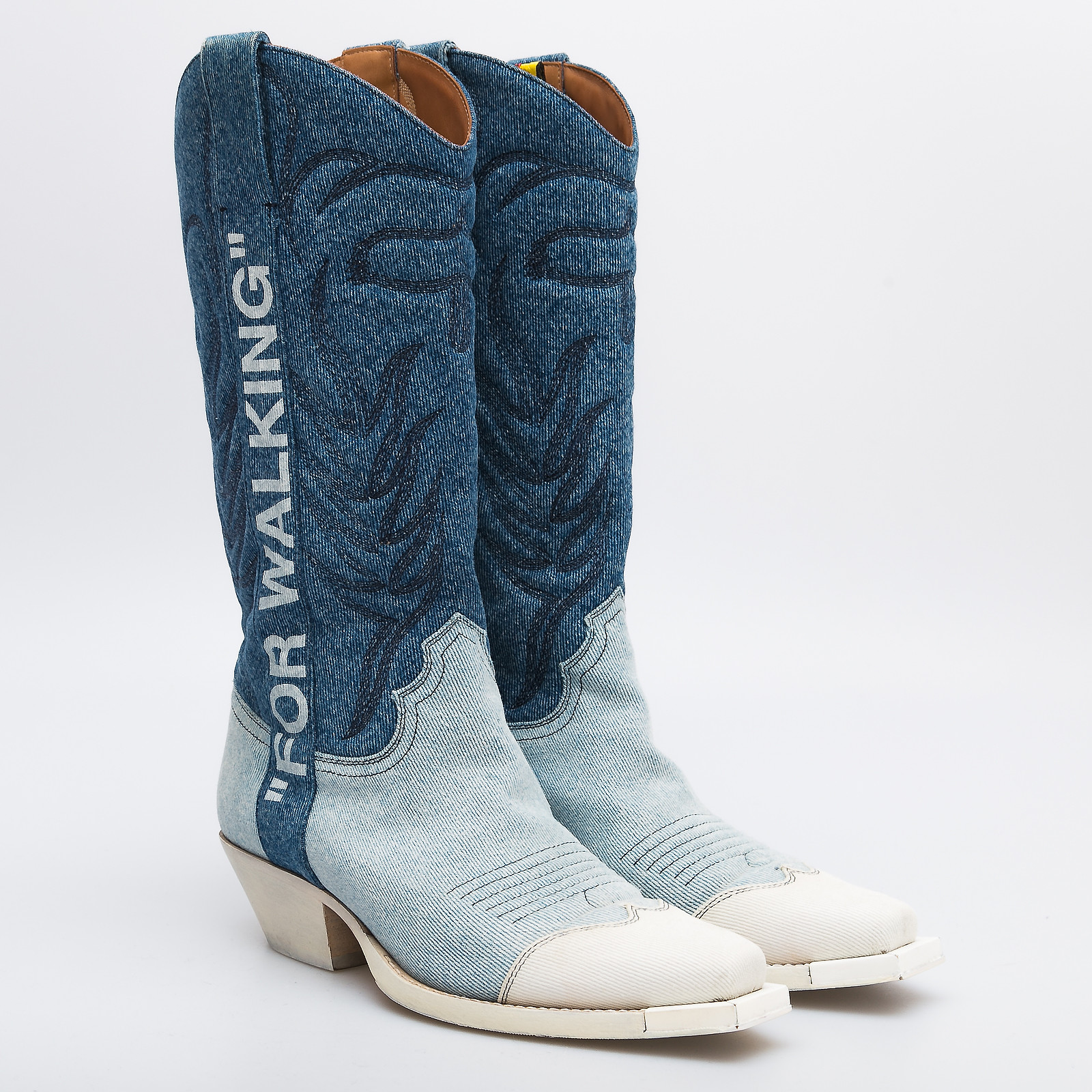 Сапоги голубого цвета Off-White - фото из каталога магазина брендовой одежды Second Friend Store Сапоги Off-White - купить оригинал в секонд-хенде SFS - 2