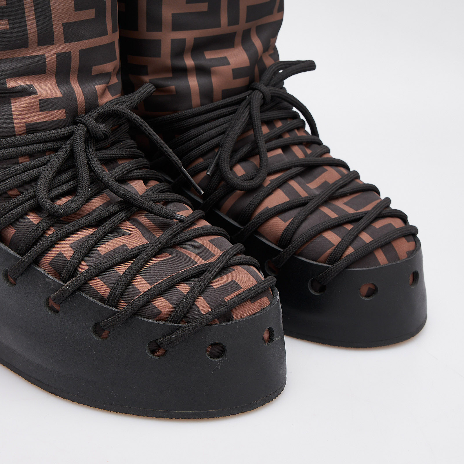 Сапоги Fendi - купить оригинал в секонд-хенде SFS - 4
