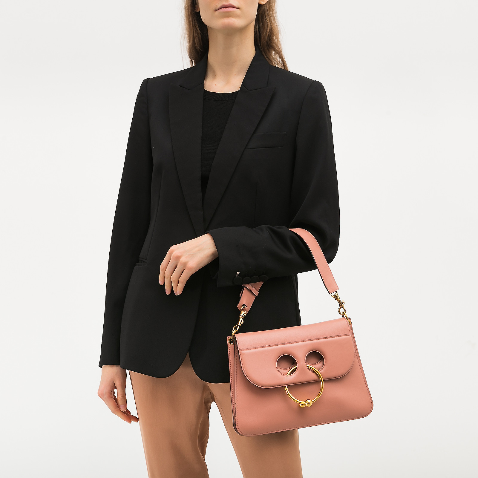 Сумка розового цвета JW Anderson - фото из каталога магазина брендовой одежды Second Friend Store Сумка JW Anderson - купить оригинал в секонд-хенде SFS - 2