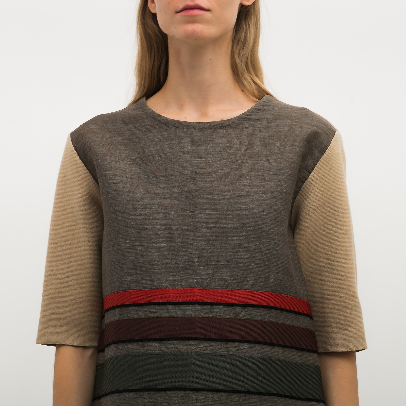 Джемпер бежевого цвета Marni - фото из каталога магазина брендовой одежды Second Friend Store Джемпер Marni - купить оригинал в секонд-хенде SFS - 4