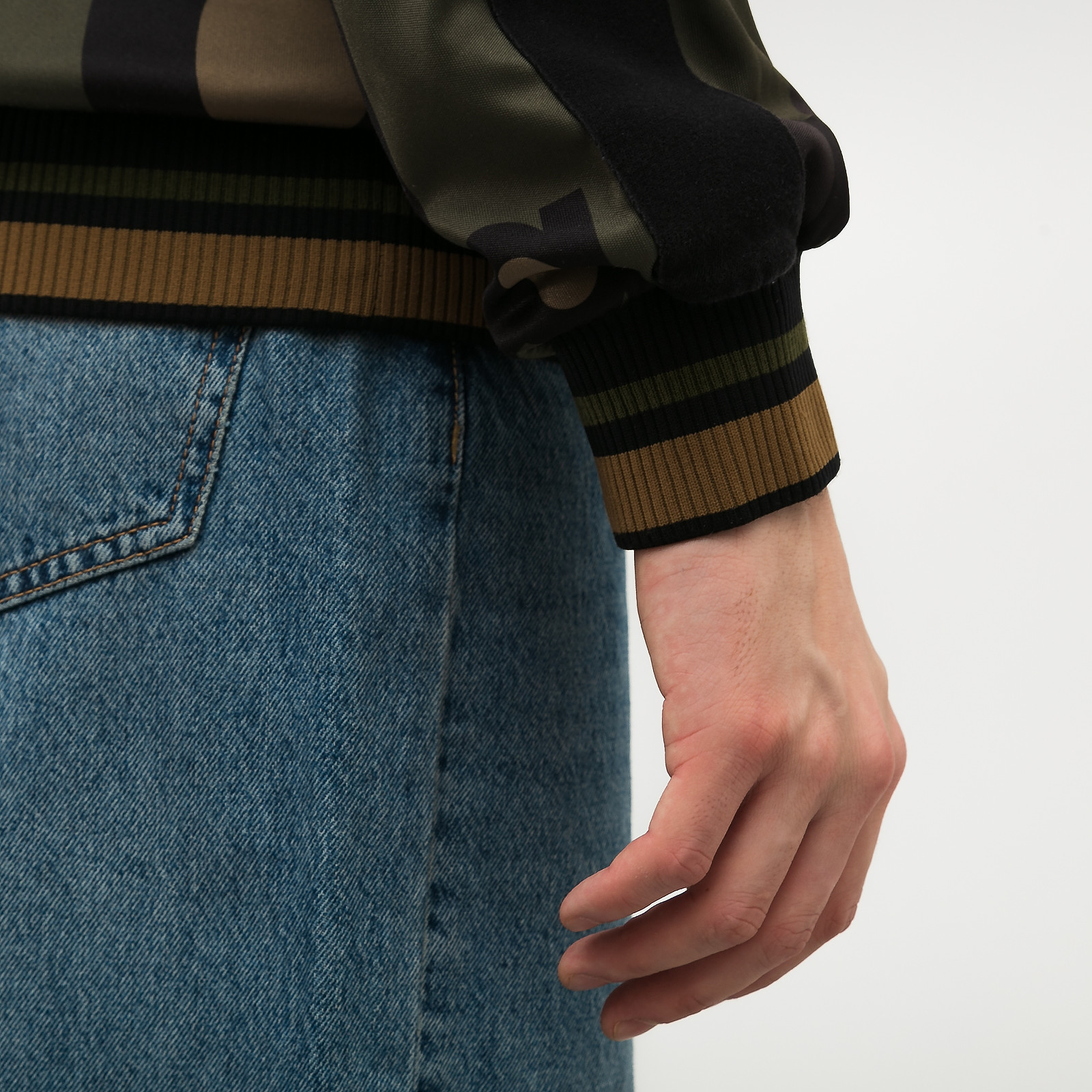 Ветровка зеленого цвета Dolce&Gabbana - фото из каталога магазина брендовой одежды Second Friend Store Ветровка Dolce&Gabbana - купить оригинал в секонд-хенде SFS - 5