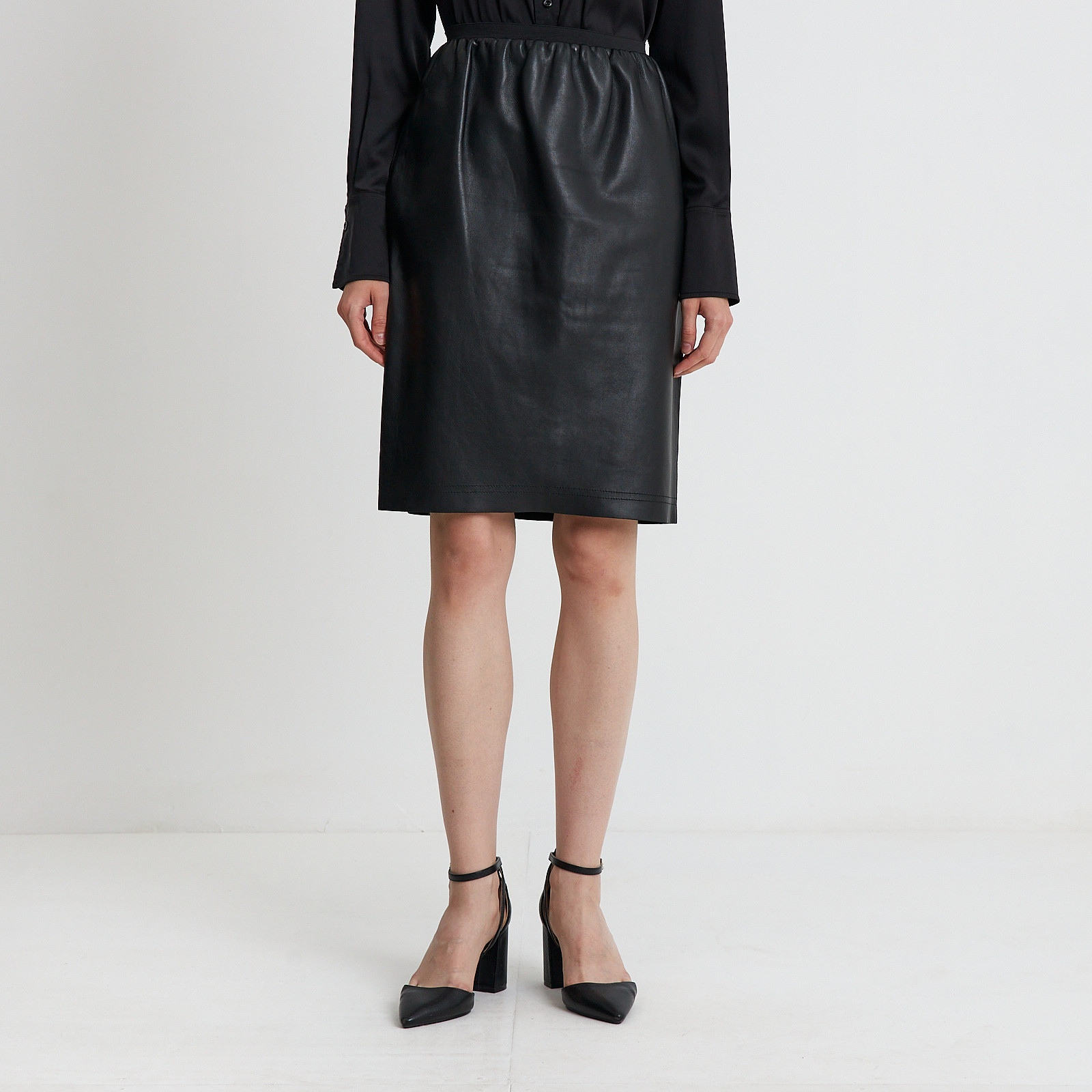 Юбка черного цвета Lanvin - фото из каталога магазина брендовой одежды Second Friend Store Юбка Lanvin - купить оригинал в секонд-хенде SFS - 1