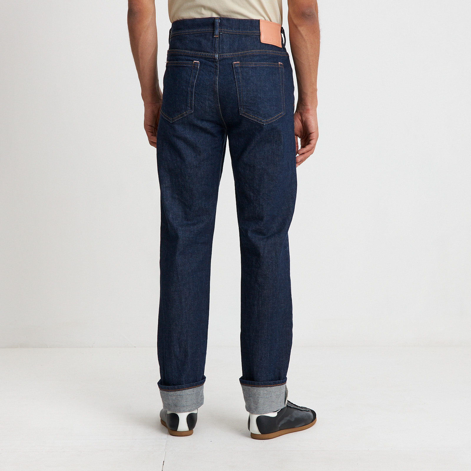 Джинсы синего цвета Acne Studios - фото из каталога магазина брендовой одежды Second Friend Store Джинсы Acne Studios - купить оригинал в секонд-хенде SFS - 3