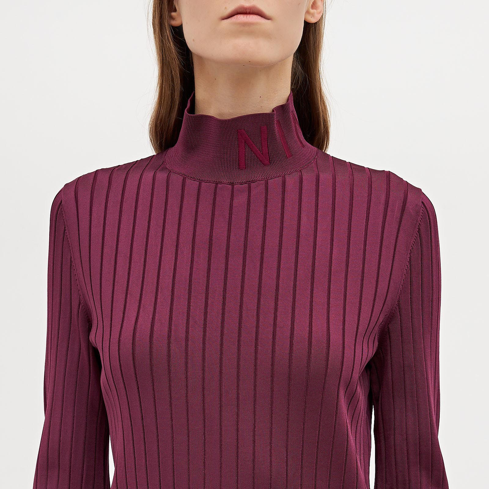 Водолазка фиолетового цвета Nina Ricci - фото из каталога магазина брендовой одежды Second Friend Store Водолазка Nina Ricci - купить оригинал в секонд-хенде SFS - 4