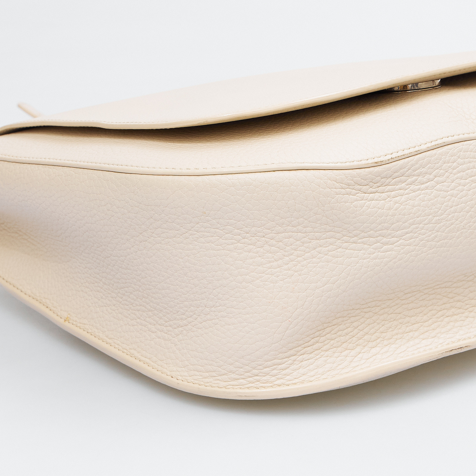 Сумка белого цвета The Row - фото из каталога магазина брендовой одежды Second Friend Store Сумка The Row - купить оригинал в секонд-хенде SFS - 6