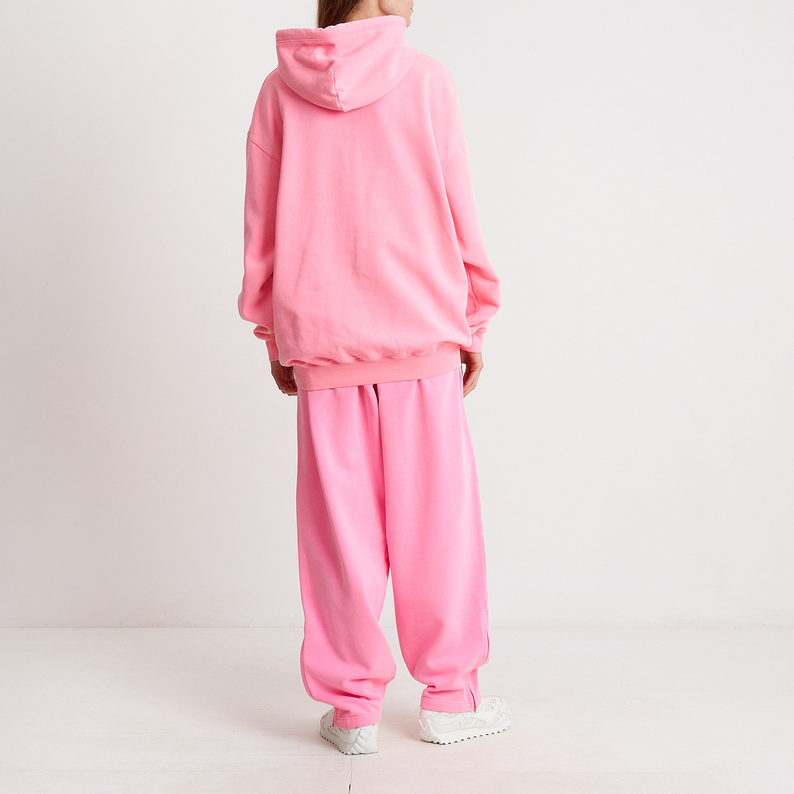 Костюм розового цвета Balenciaga - фото из каталога магазина брендовой одежды Second Friend Store Костюм Balenciaga - купить оригинал в секонд-хенде SFS - 2