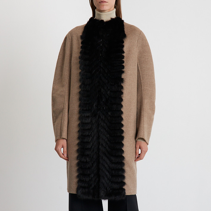 Пальто Fendi