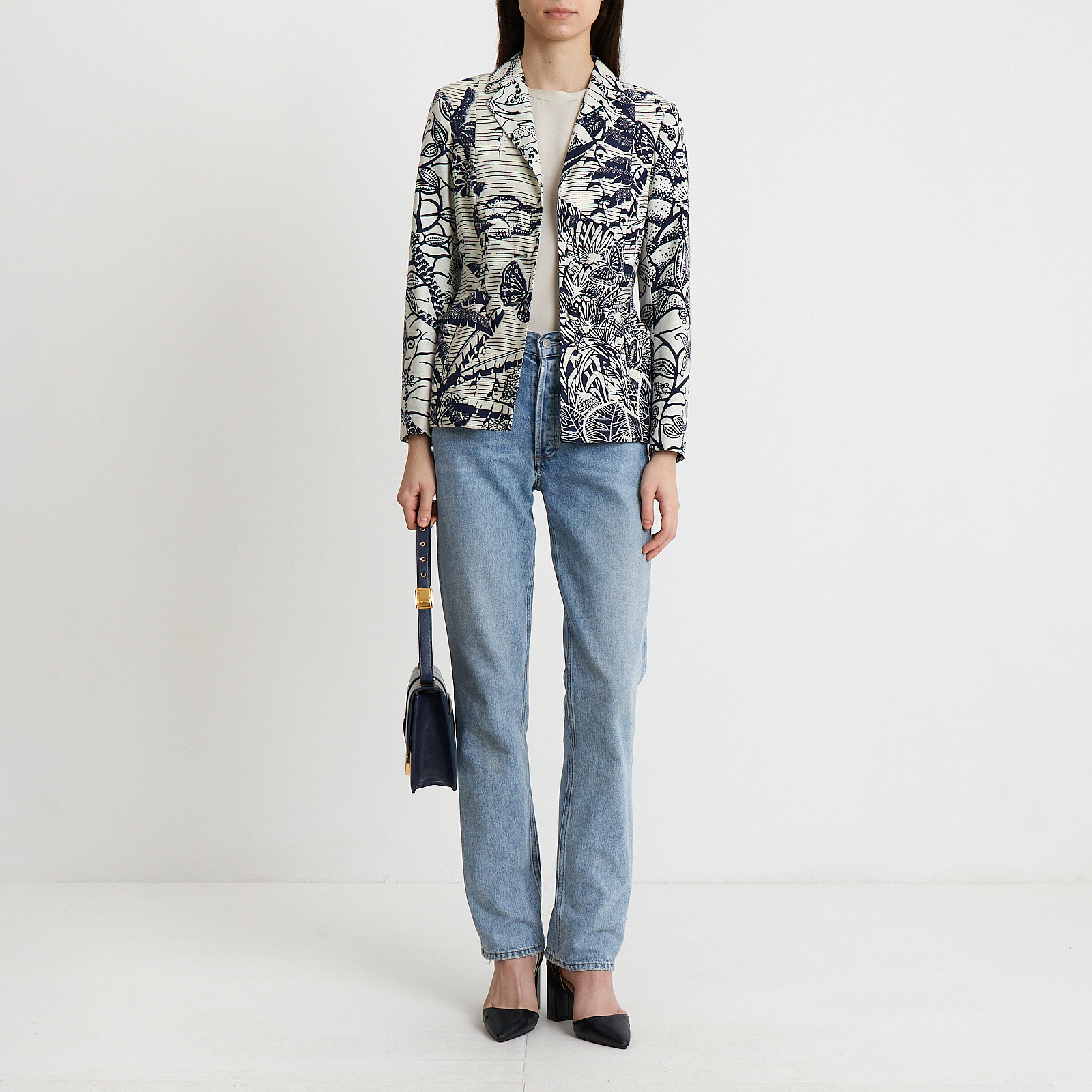 Пиджак белого цвета Christian Dior - фото из каталога магазина брендовой одежды Second Friend Store Пиджак Christian Dior - купить оригинал в секонд-хенде SFS - 2