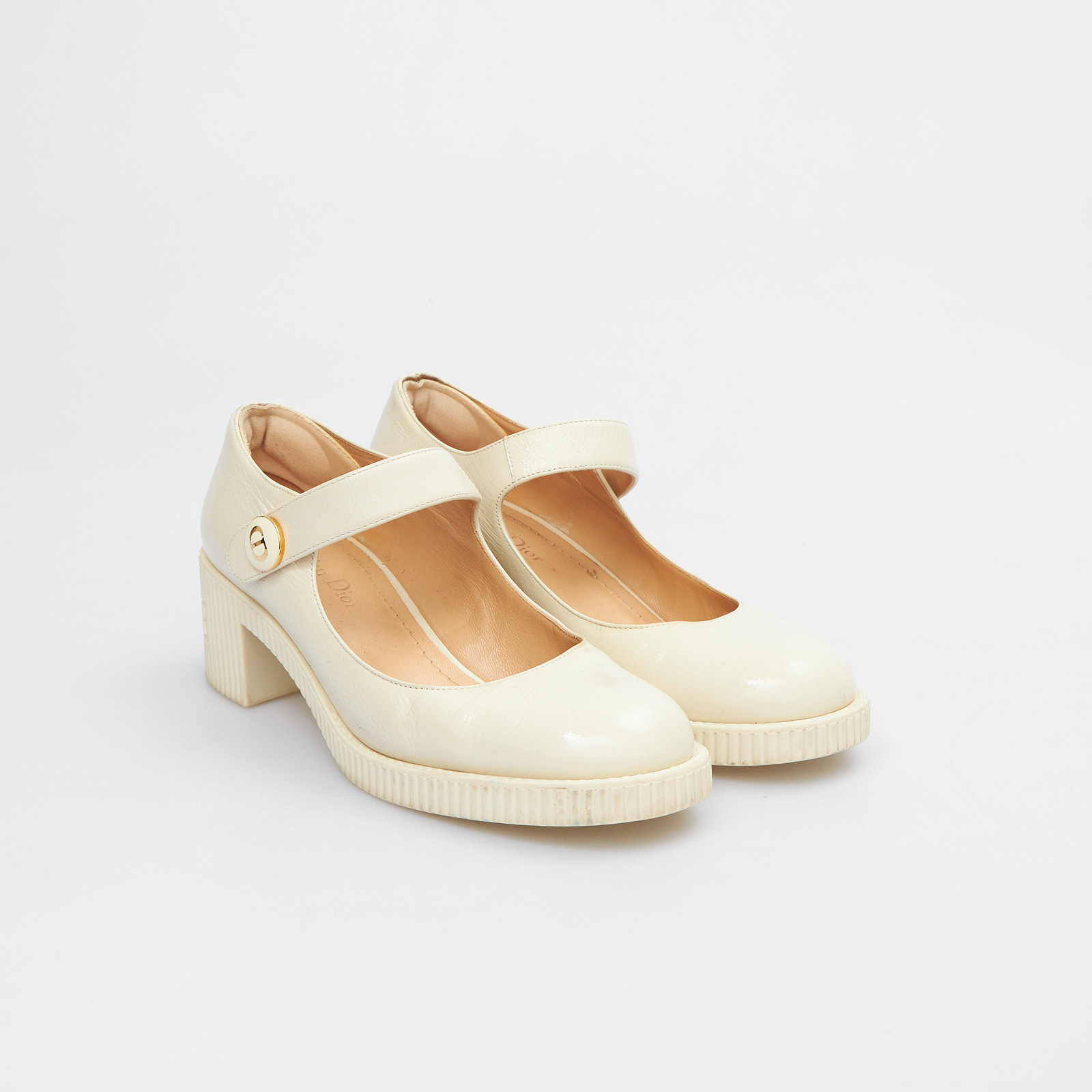 Туфли белого цвета Christian Dior - фото из каталога магазина брендовой одежды Second Friend Store Туфли Christian Dior - купить оригинал в секонд-хенде SFS - 2