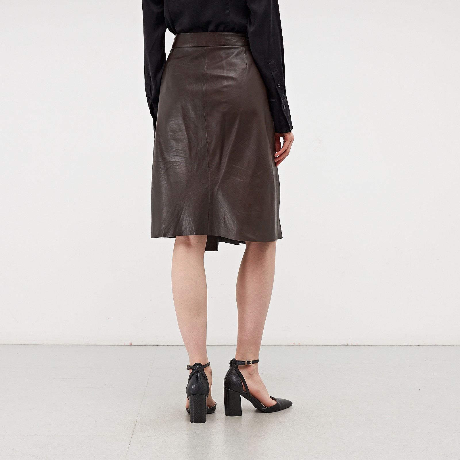 Юбка коричневого цвета Salvatore Ferragamo - фото из каталога магазина брендовой одежды Second Friend Store Юбка Salvatore Ferragamo - купить оригинал в секонд-хенде SFS - 3